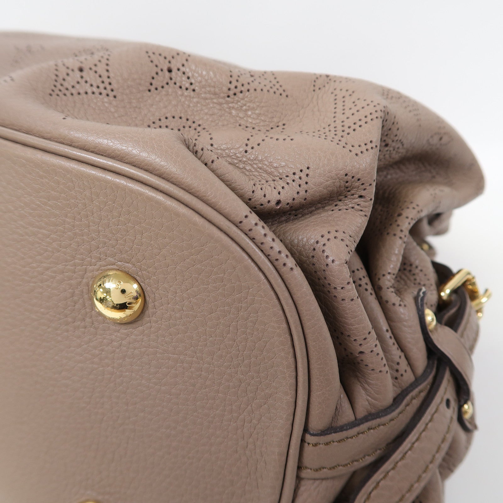 LOUIS VUITTON 【激減優惠】Mahina Shoulder Bag金扣肩背袋裸色