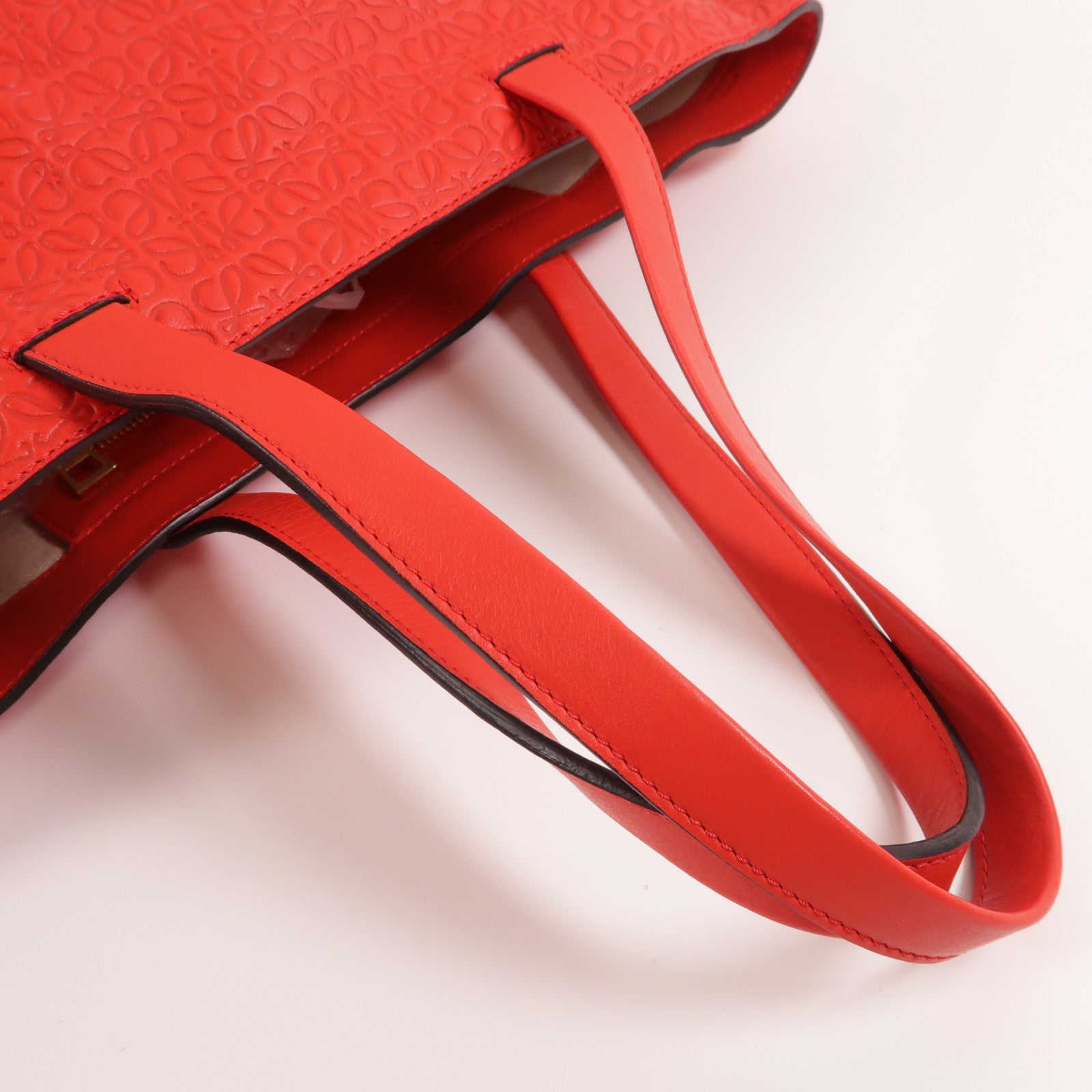 LOEWE 牛皮皮革T Shopper Tote手挽袋