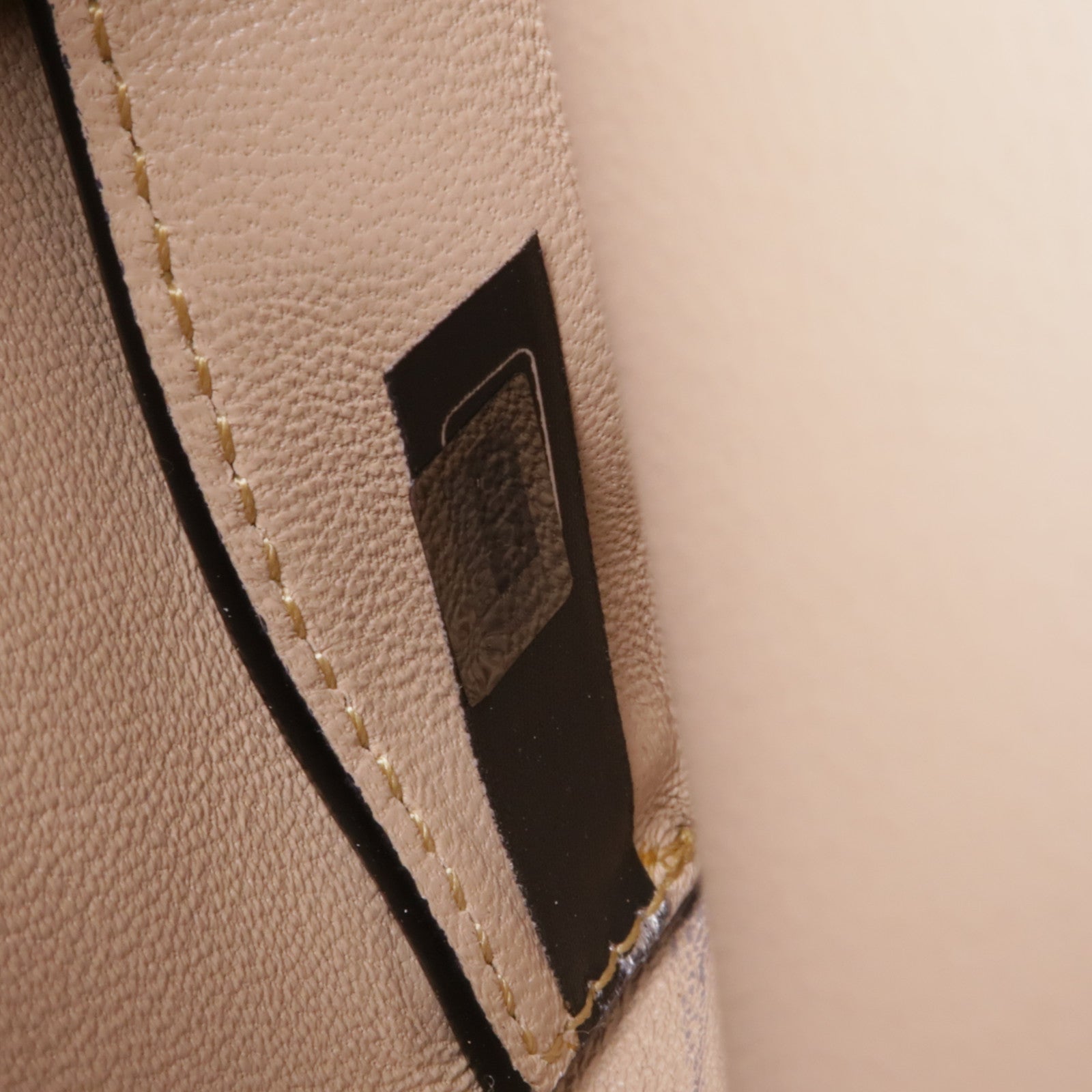 Chloe 皮革Clutch/Large Wallet金扣手拿包