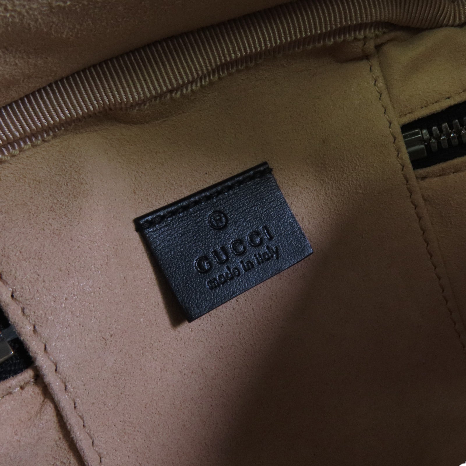 GUCCI 牛皮皮革GG Marmont Backpack金扣背包