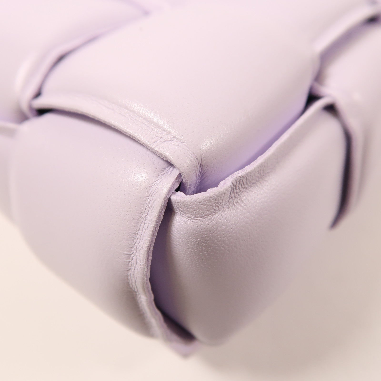 BOTTEGA VENETA 羊皮皮革Padded Cassette金扣肩背袋