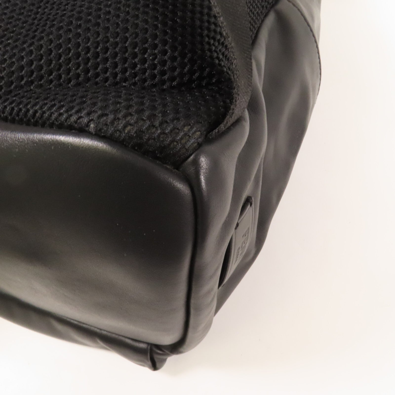 FENDI 牛皮皮革Backpack銀扣背包