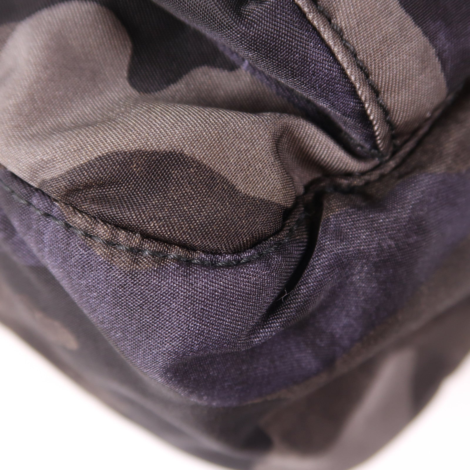 PRADA 尼龍Shoulder Bag銀扣肩背袋