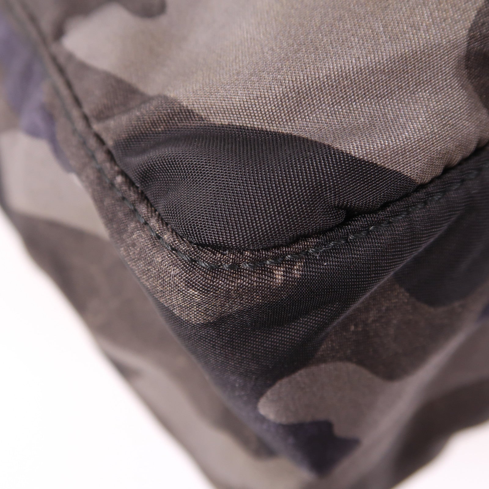 PRADA 尼龍Shoulder Bag銀扣肩背袋