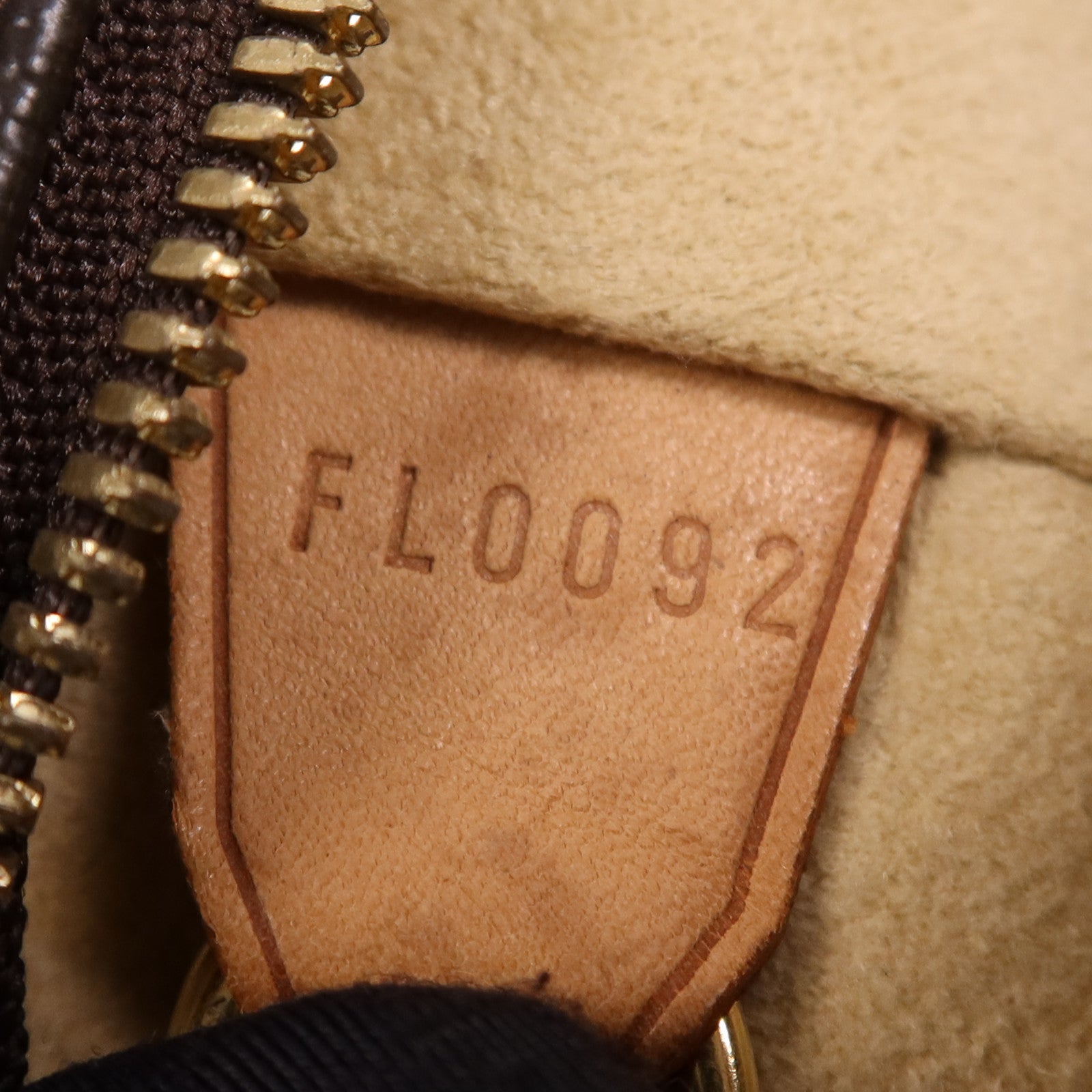 LOUIS VUITTON Monogram Cite GM金扣肩背袋