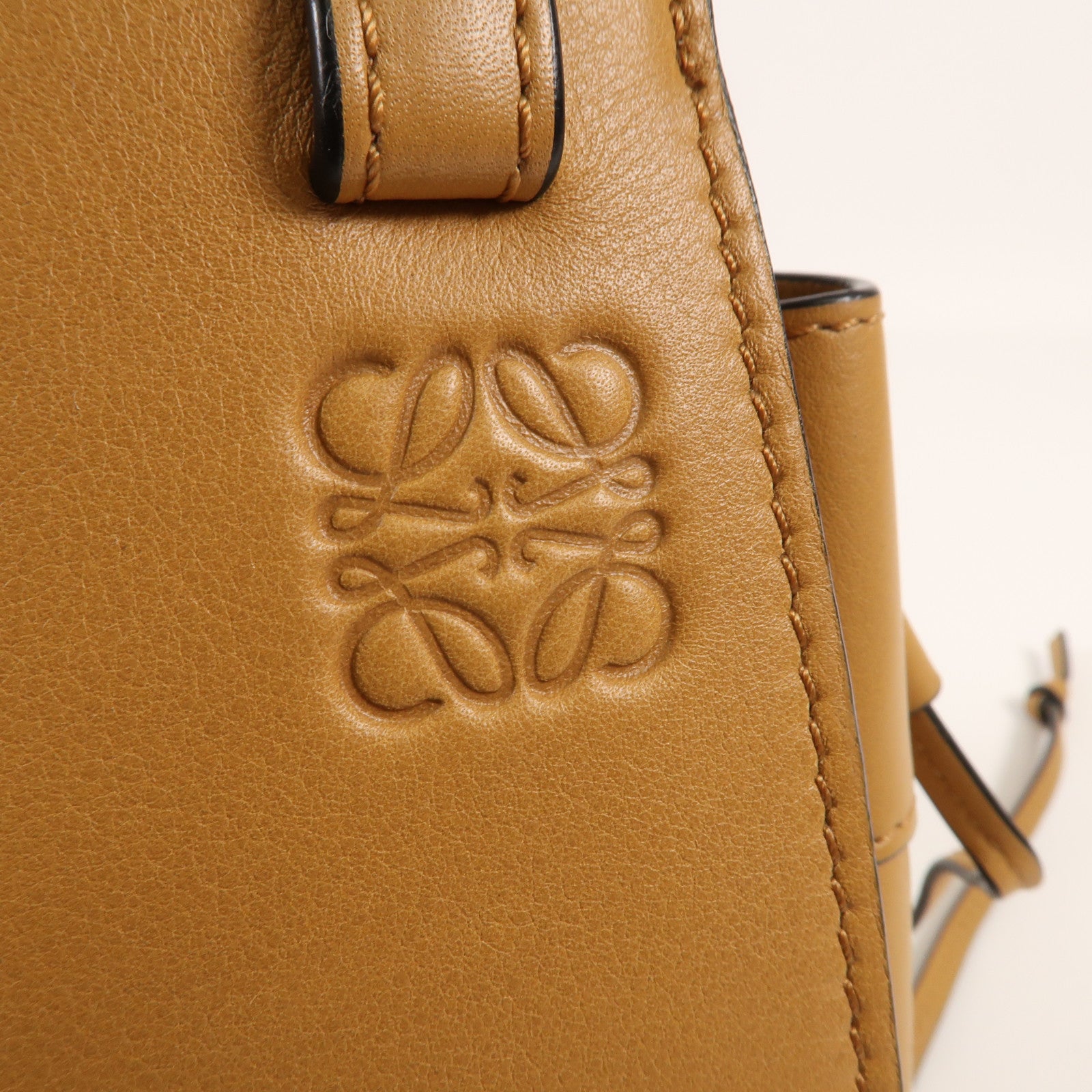 LOEWE 牛皮皮革Hammock Mini手挽肩背兩用袋