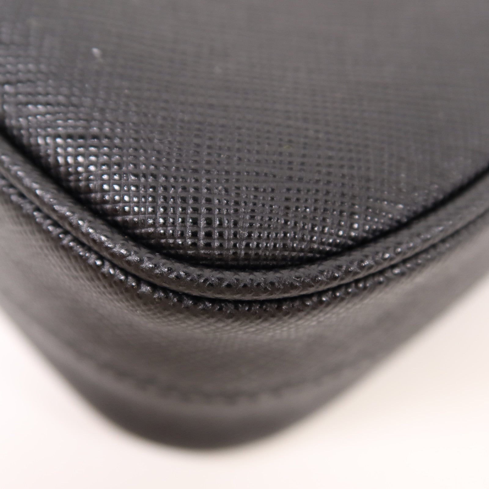 PRADA GHW Re-Edition 2005 Shoulder Bag Saffiano Leather Black 7501