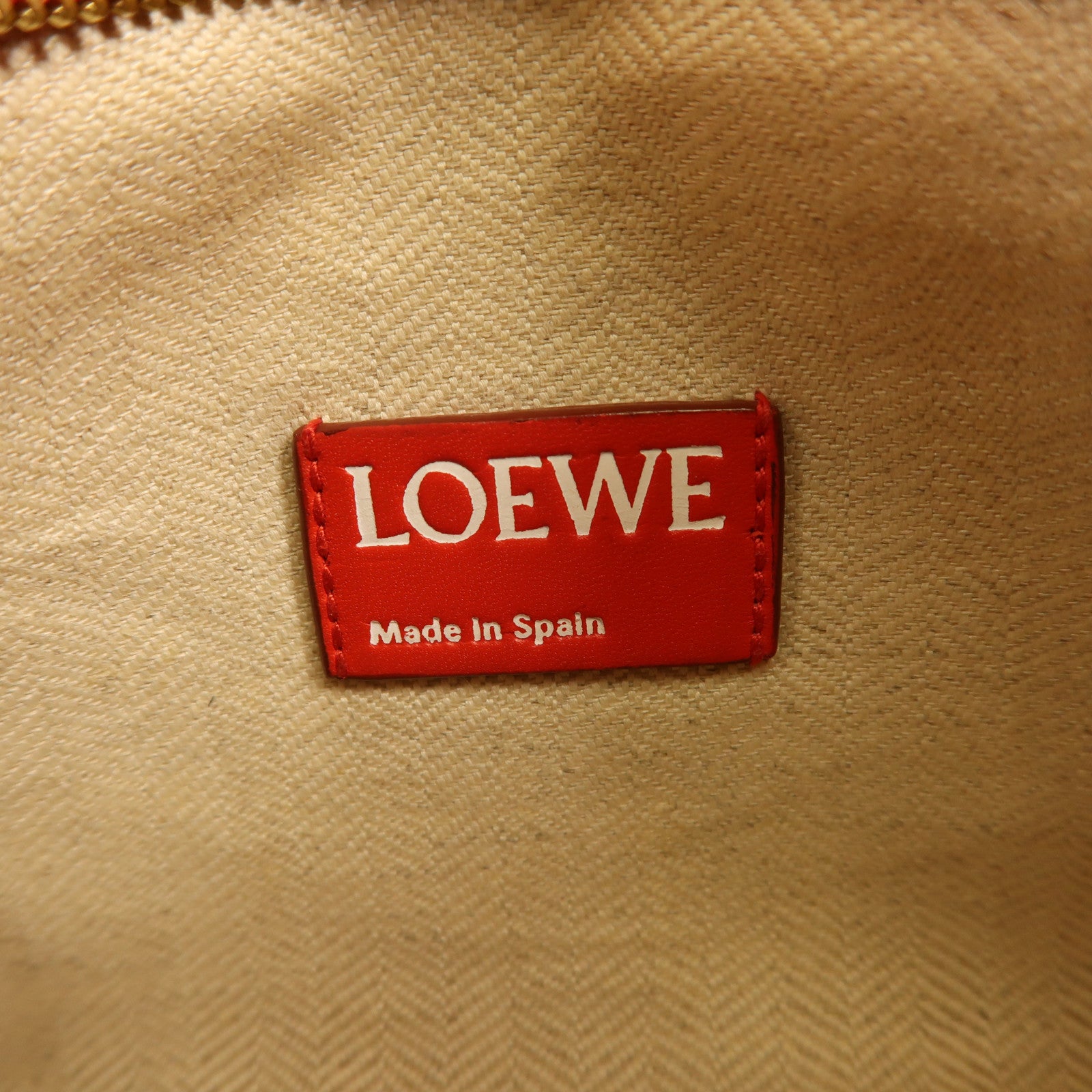 LOEWE 牛皮皮革Shoulder Bag金扣肩背袋
