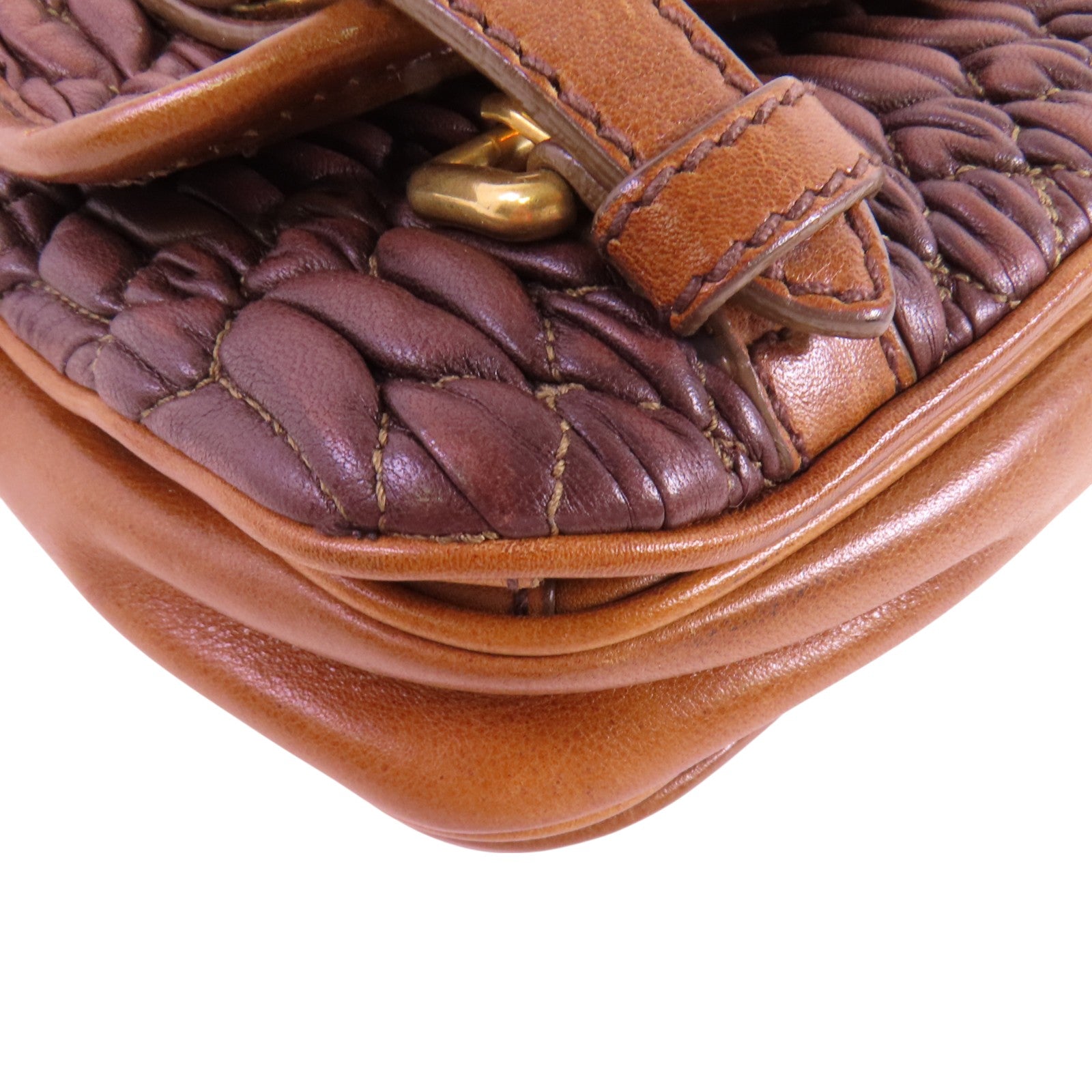 Miu Miu 羊皮皮革Shoulder Bag金扣肩背袋