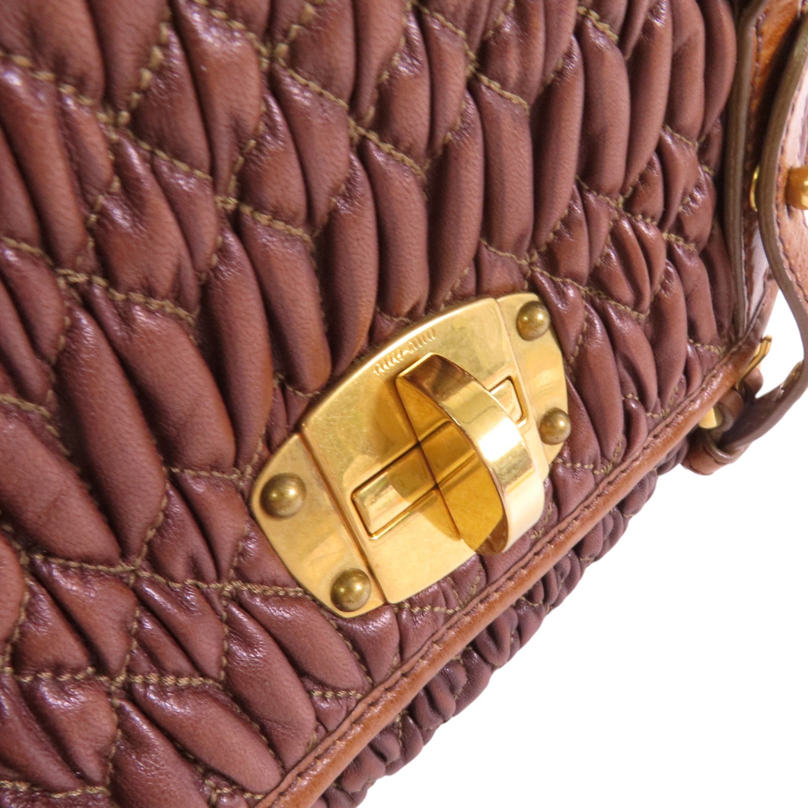 Miu Miu 羊皮皮革Shoulder Bag金扣肩背袋