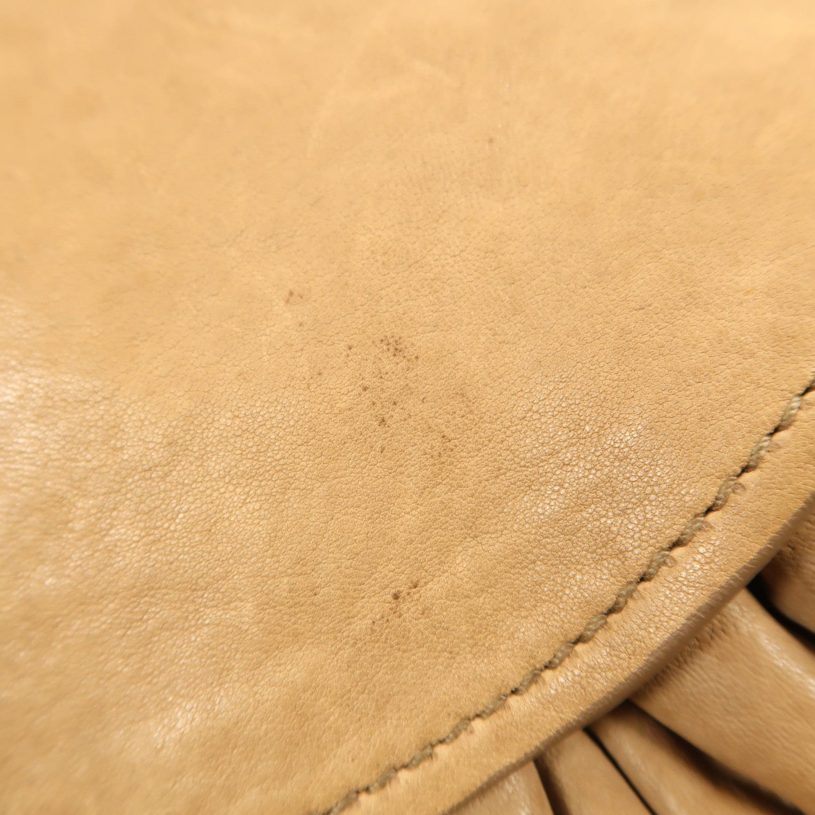 Miu Miu 牛皮皮革Shoulder Bag金扣手挽袋