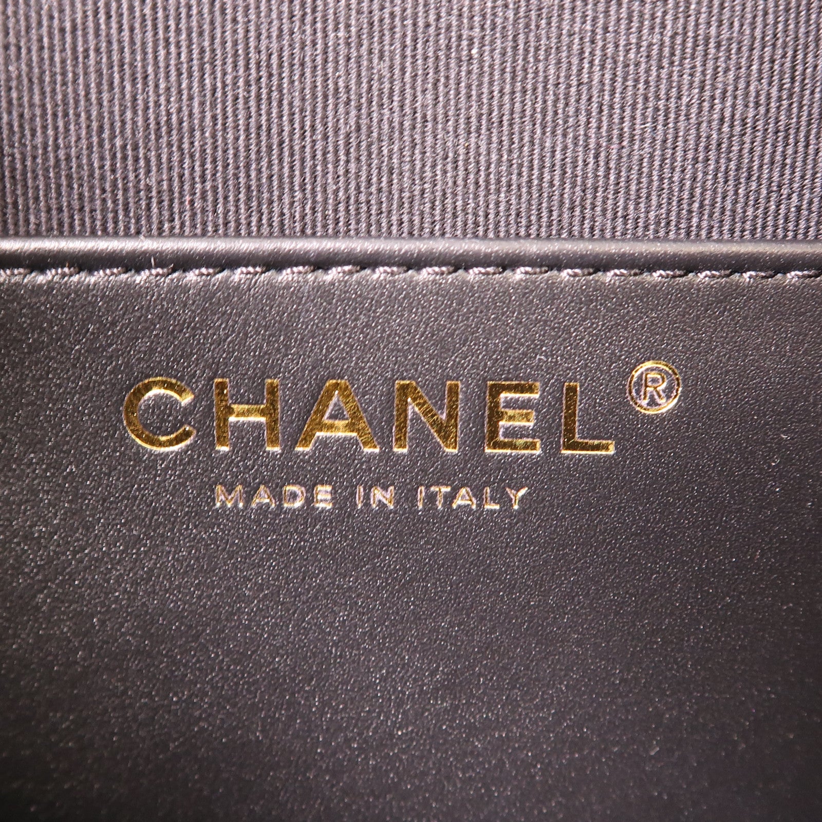 CHANEL 羊皮皮革C19 Backpack金扣背包
