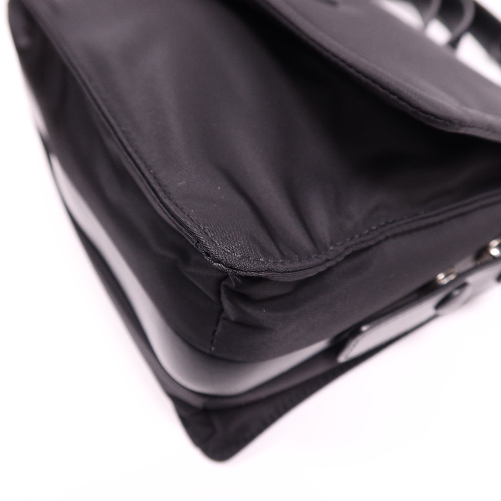 PRADA 尼龍Padded Re-Nylon Small銀扣肩背袋