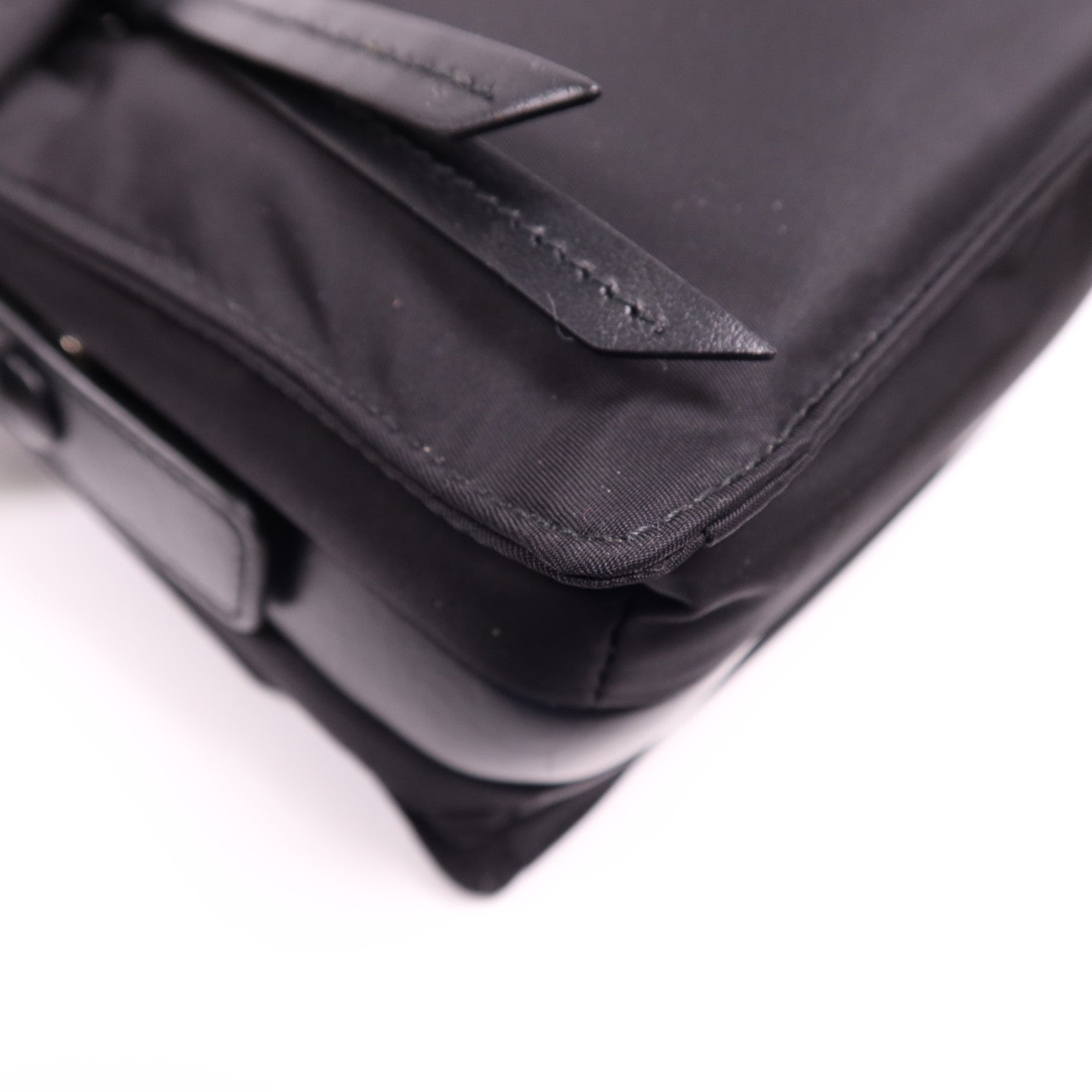 PRADA 尼龍Padded Re-Nylon Small銀扣肩背袋