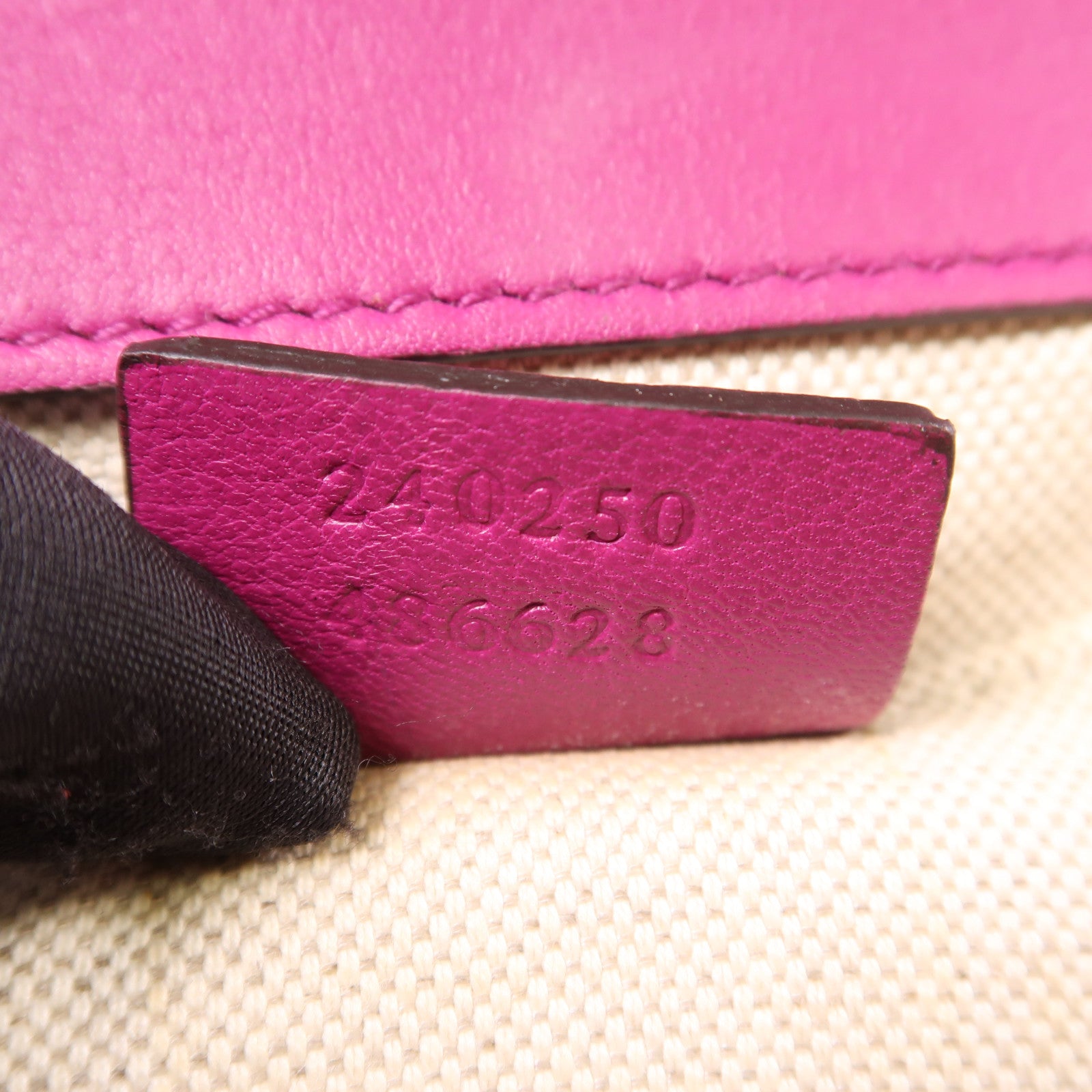 GUCCI 漆皮皮革Clutch Bag銀扣手拿包