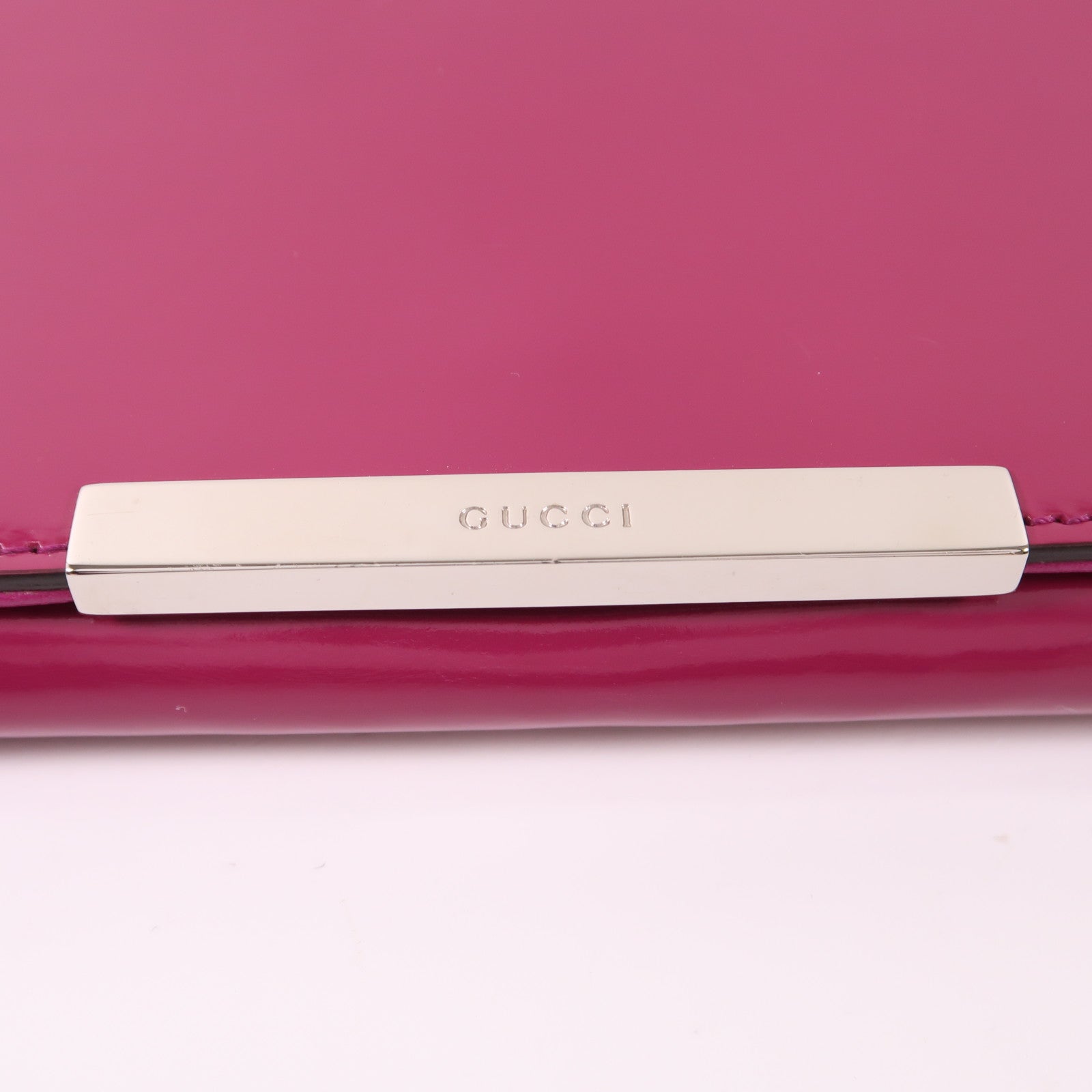 GUCCI 漆皮皮革Clutch Bag銀扣手拿包