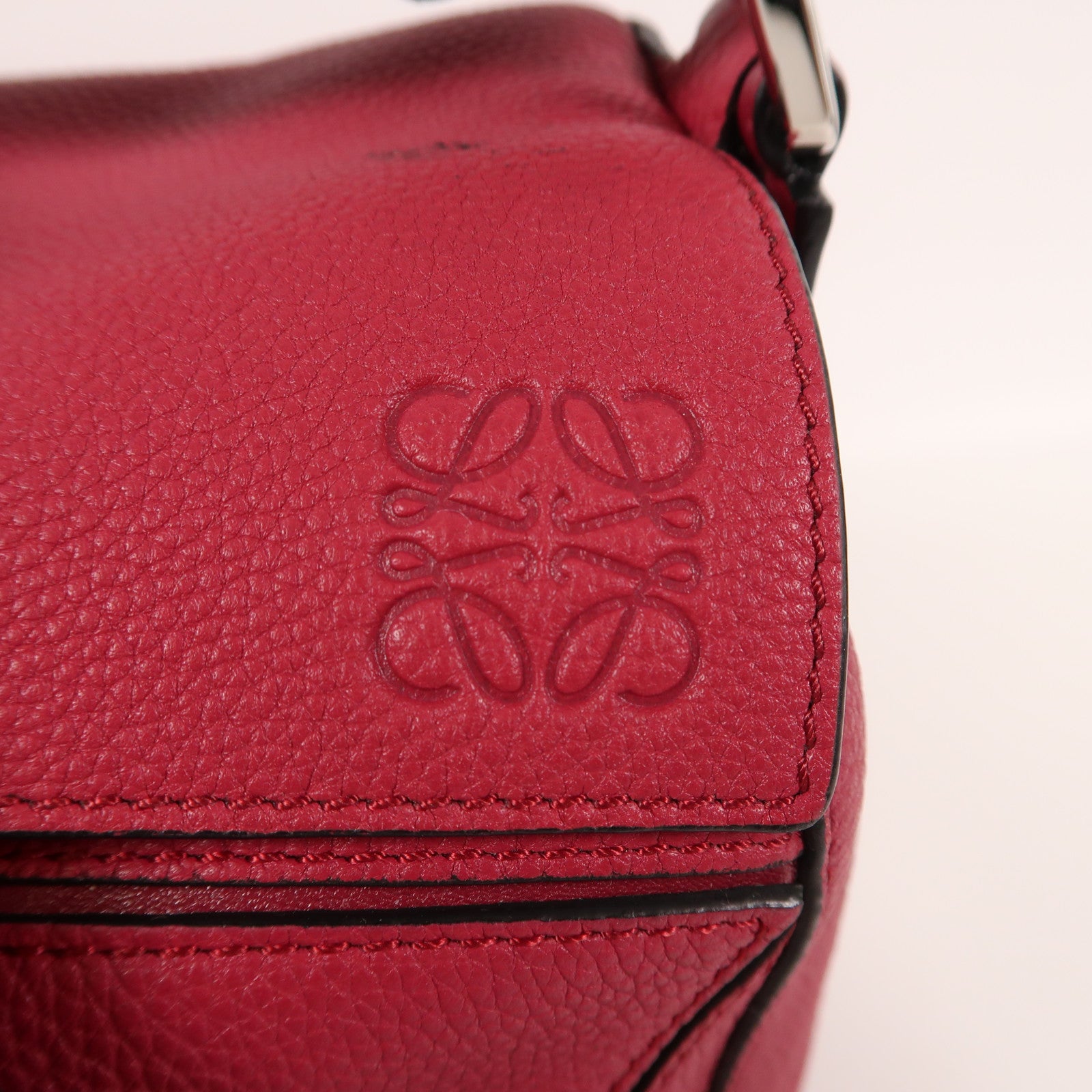 LOEWE 牛皮皮革Puzzle Large銀扣手挽肩背兩用袋