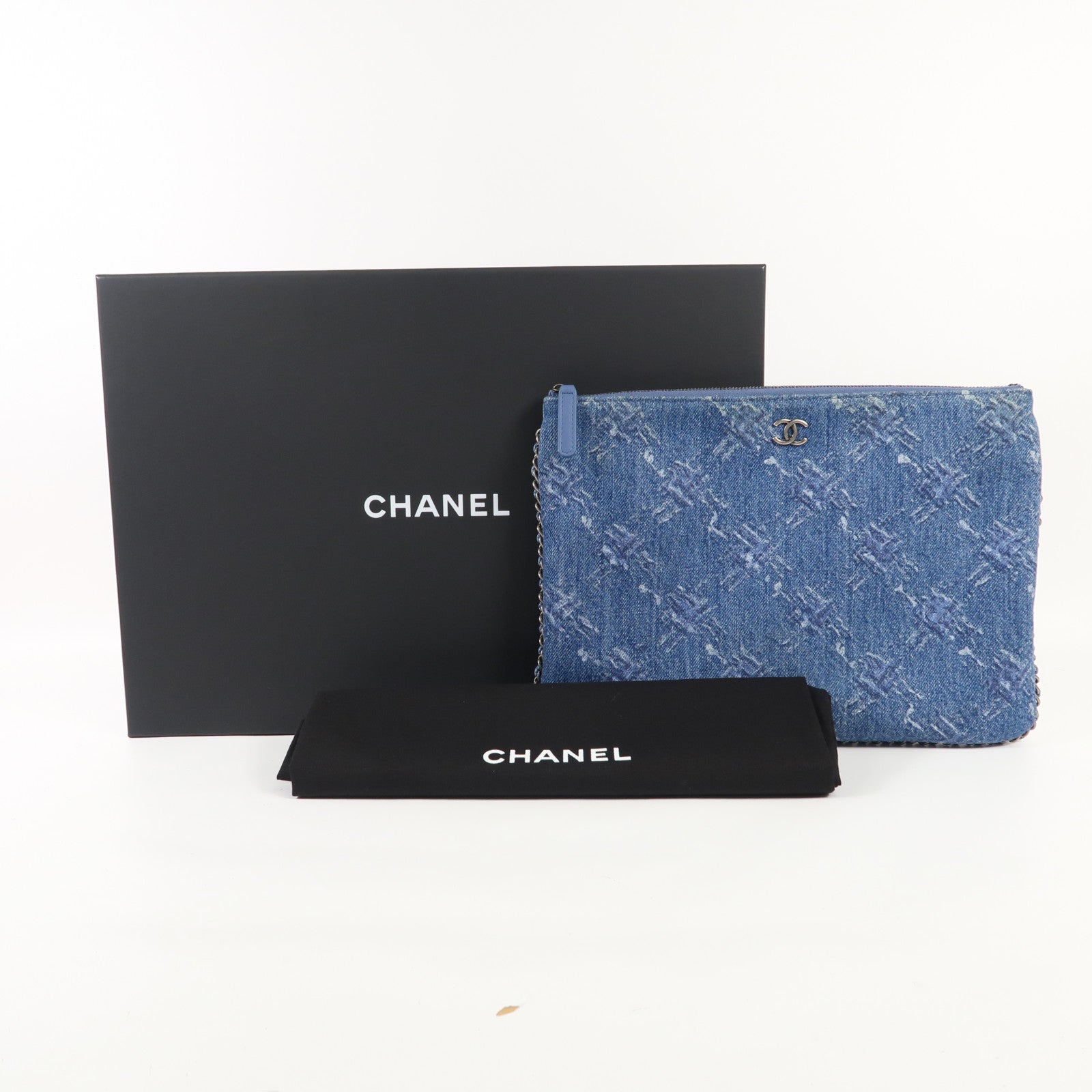 CHANEL 牛仔布Clutch銀扣手拿包