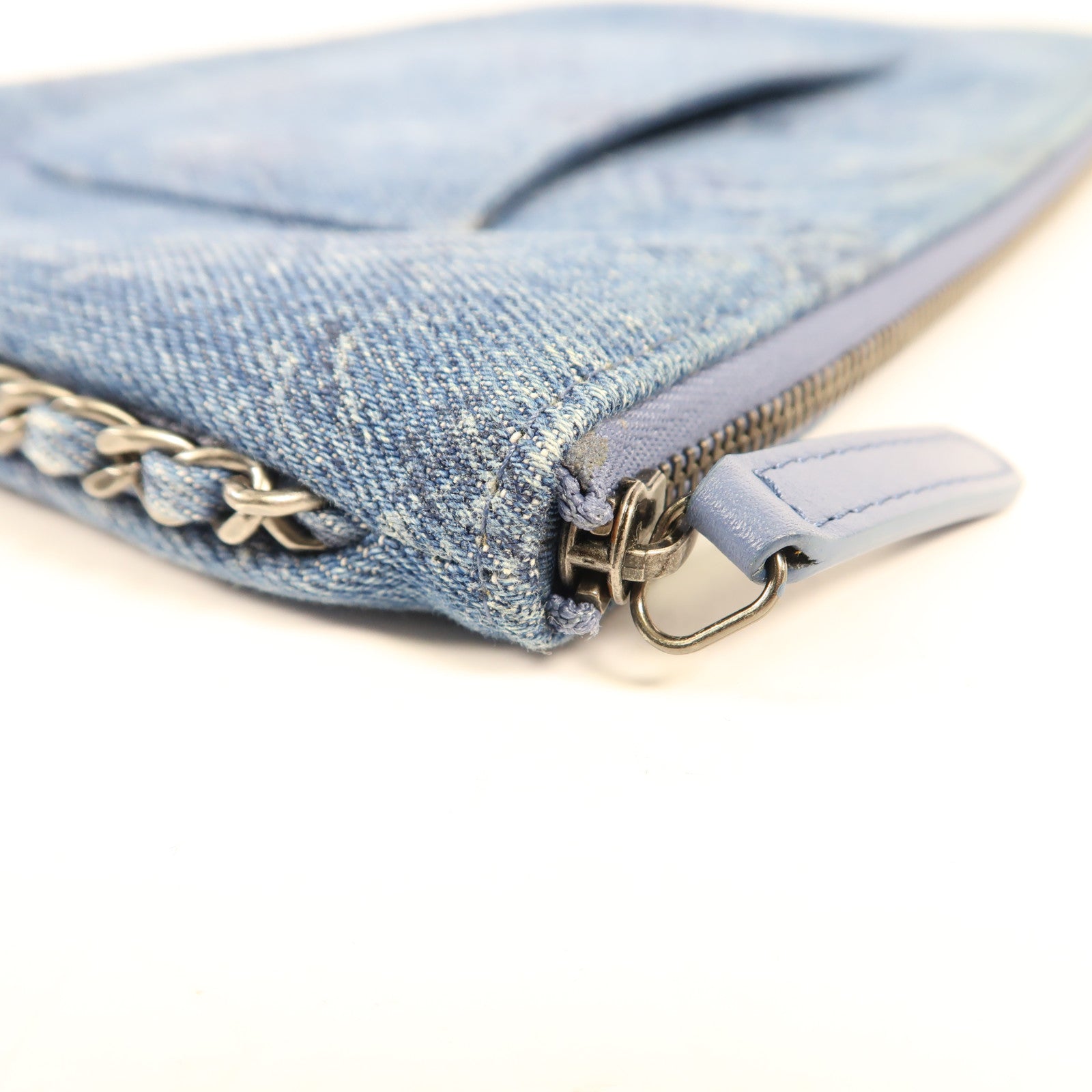 CHANEL 牛仔布Clutch銀扣手拿包