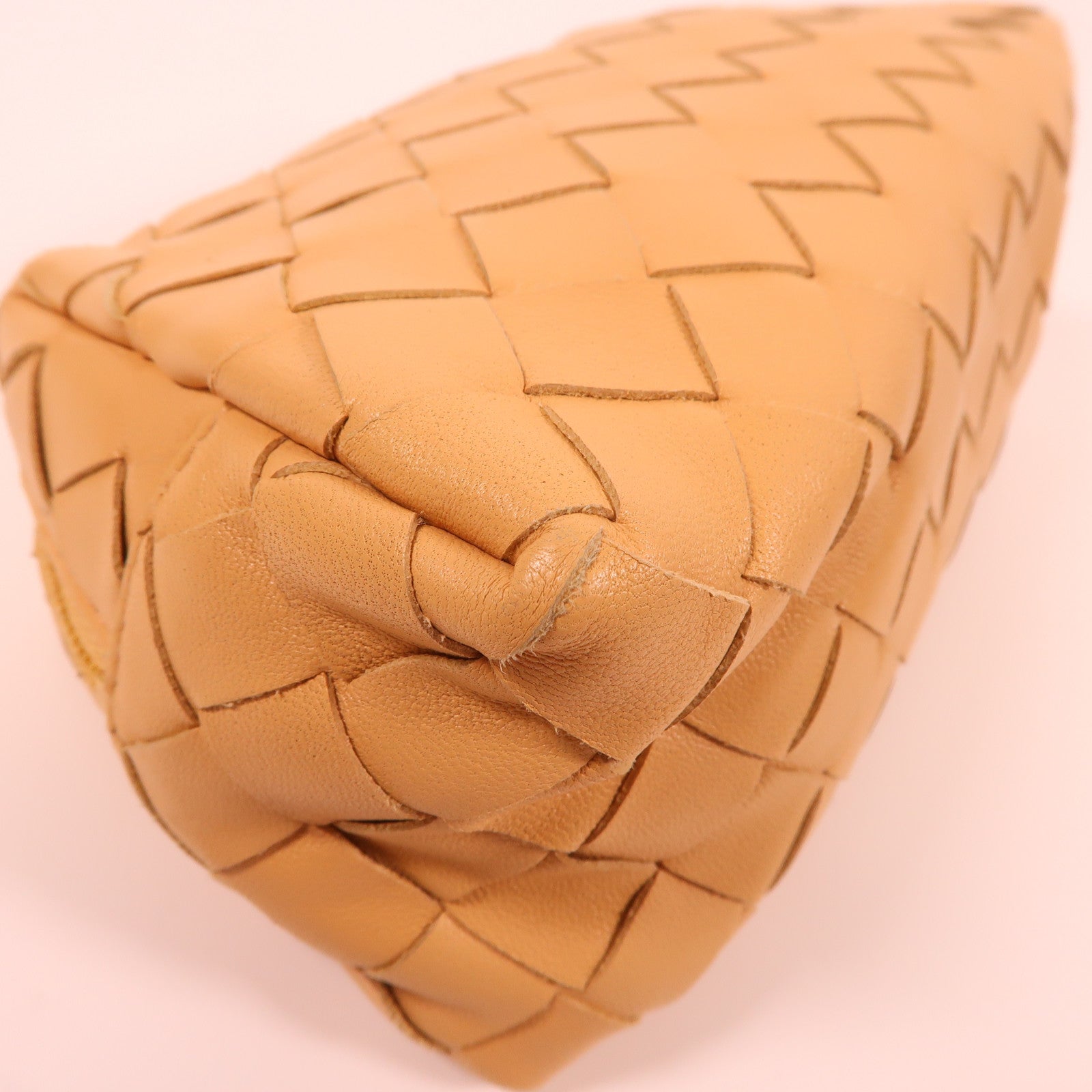 BOTTEGA VENETA 羊皮皮革Pouch金扣化妝袋