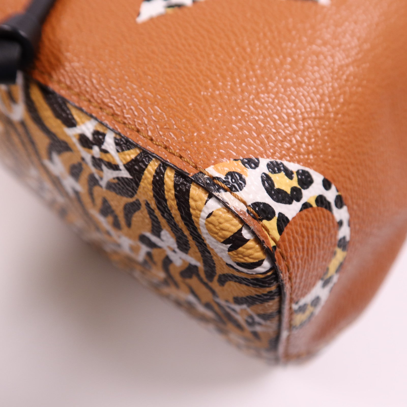 LOUIS VUITTON Monogram Jungle NéoNoé MM金扣肩背袋