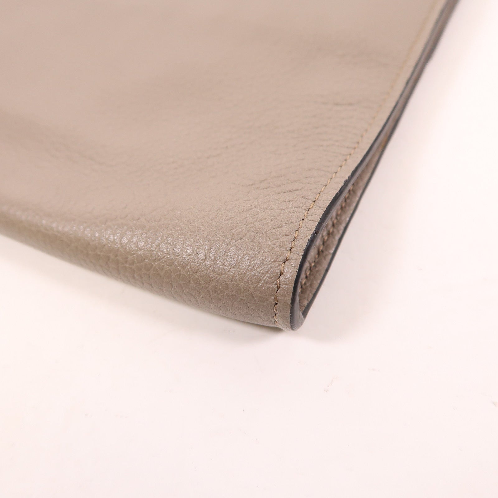 Chloe 牛皮皮革Pouch金扣手拿包