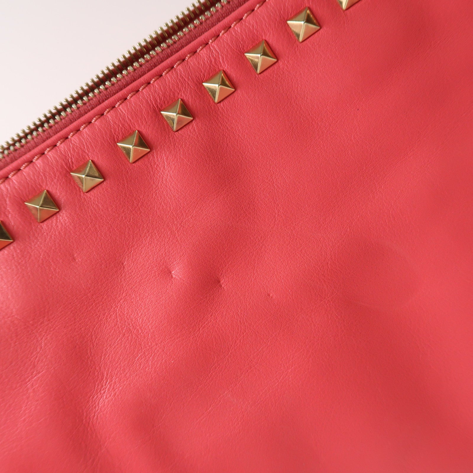 Valentino 皮革Pouch金扣手拿包粉紅色