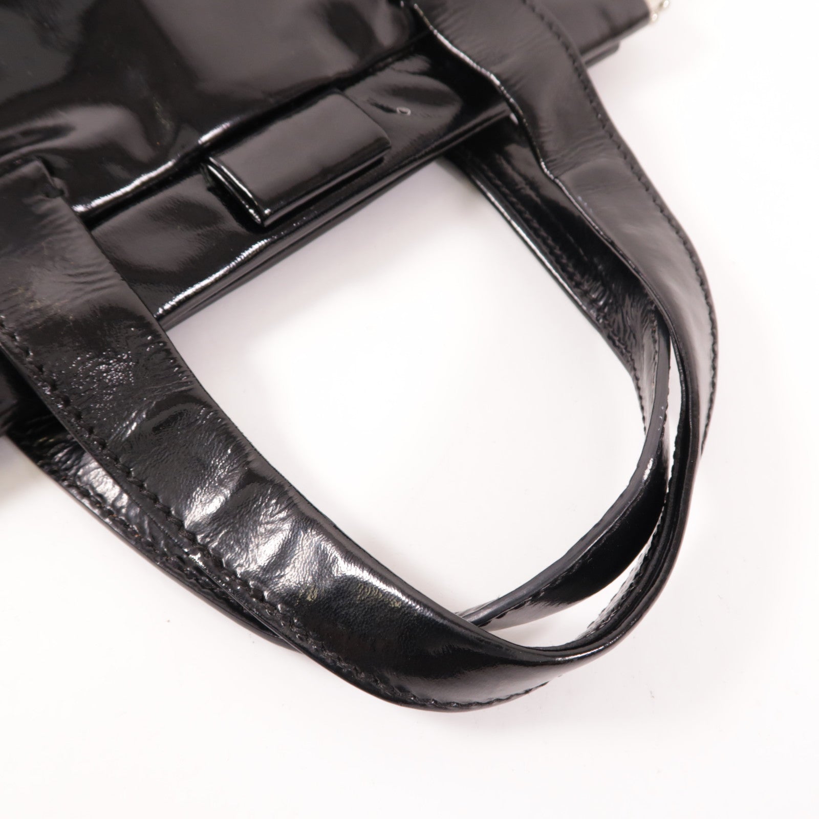 Miu Miu 漆皮皮革Hand Bag銀扣手挽袋