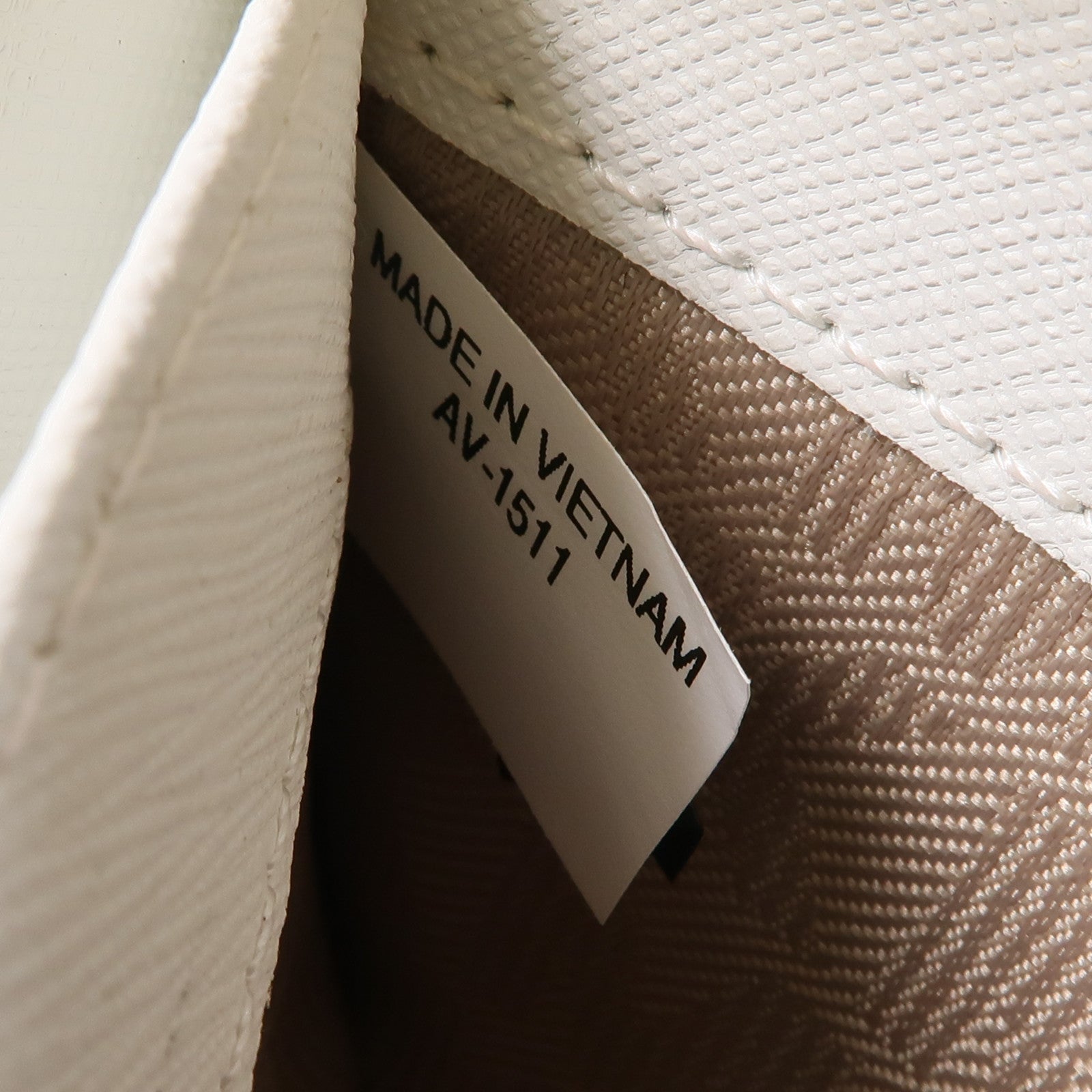 Michael Kors 牛皮皮革Long Wallet金扣長錢包白色