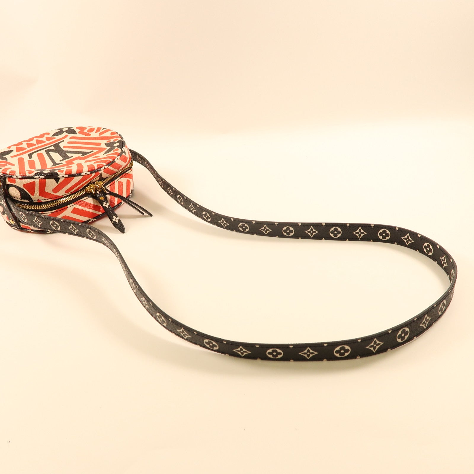 LOUIS VUITTON 【激減優惠】Crafty Boite Chapeau金扣肩背袋紅色/黑色/白色