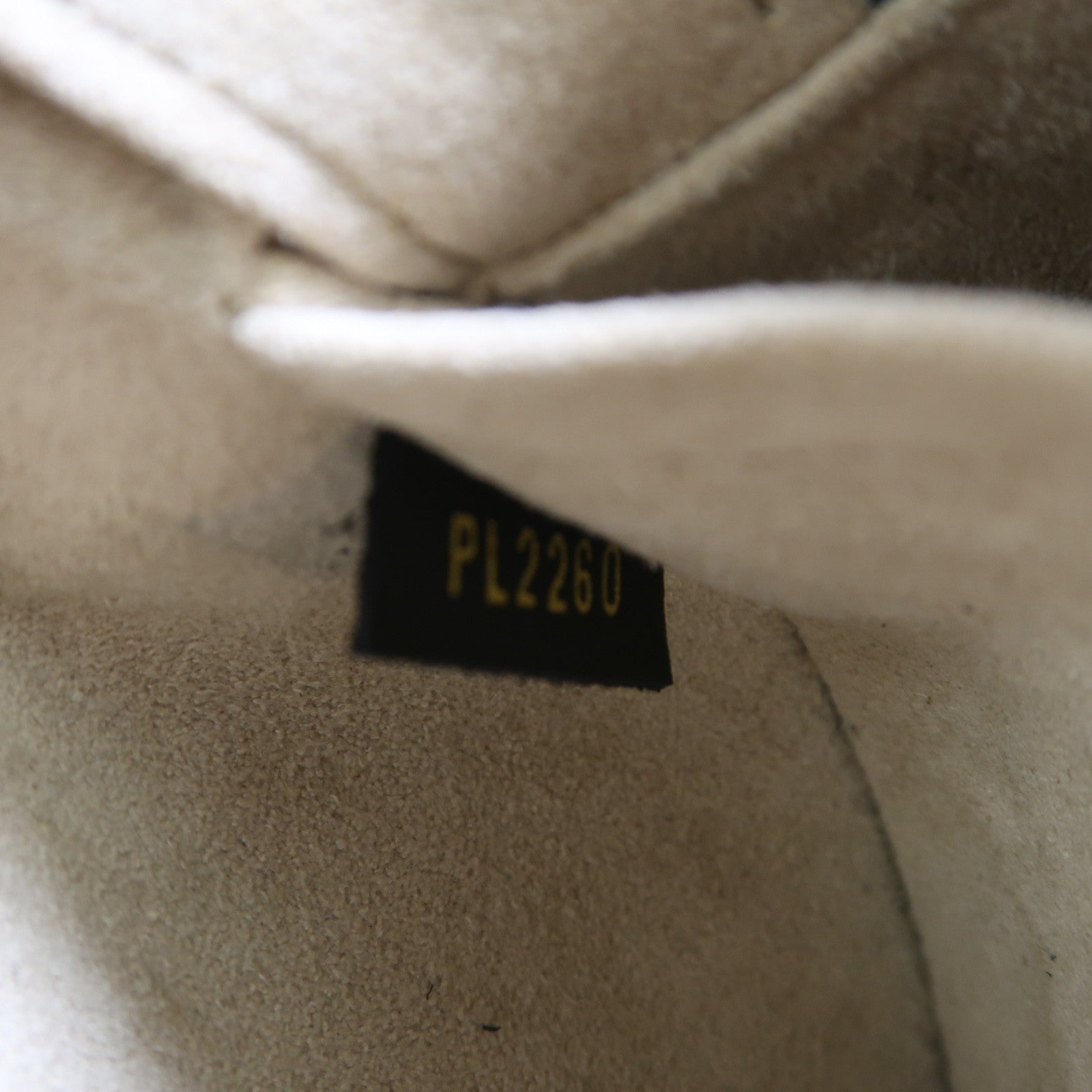 LOUIS VUITTON 【激減優惠】Crafty Boite Chapeau金扣肩背袋紅色/黑色/白色