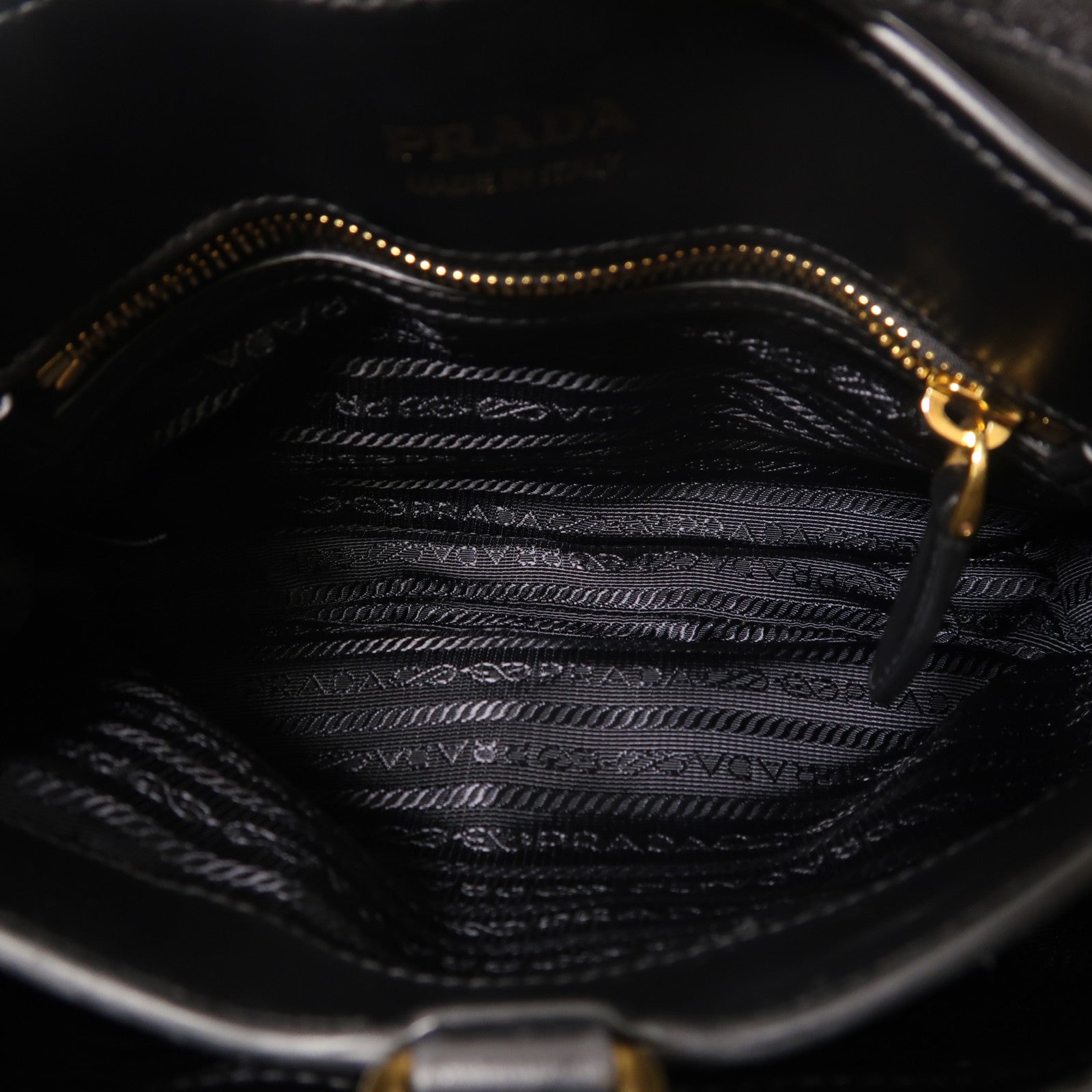 PRADA 尼龍/皮革Shoulder Bag金扣肩背袋