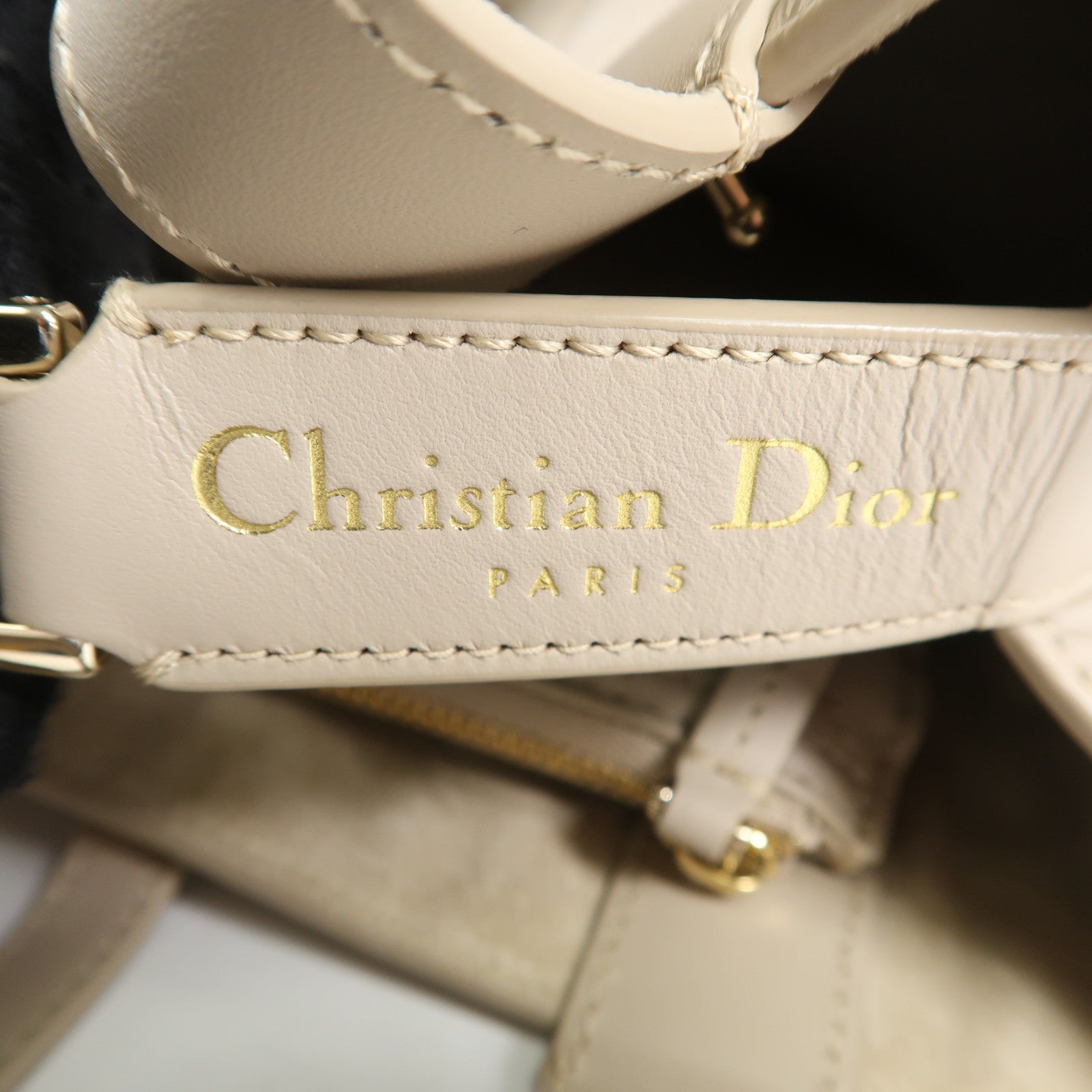 Dior 牛皮皮革Dior Toujours Small金扣手挽袋