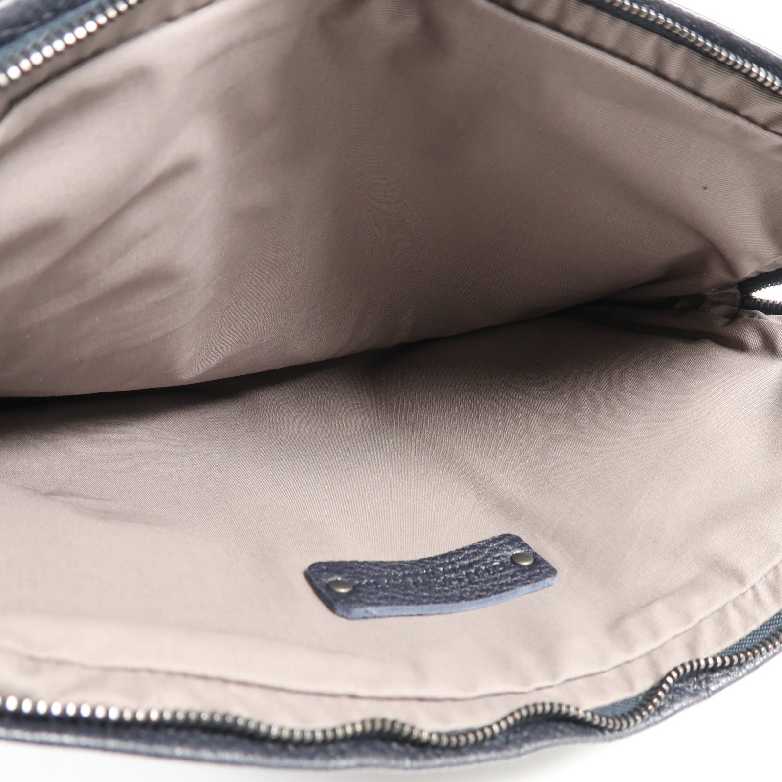 BOTTEGA VENETA 牛皮皮革Pouch手拿包