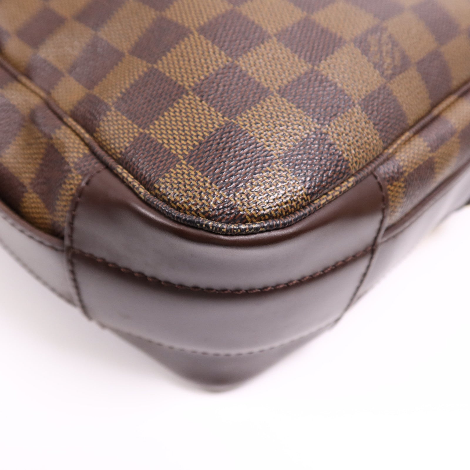 LOUIS VUITTON Damier Bastille金扣肩背袋