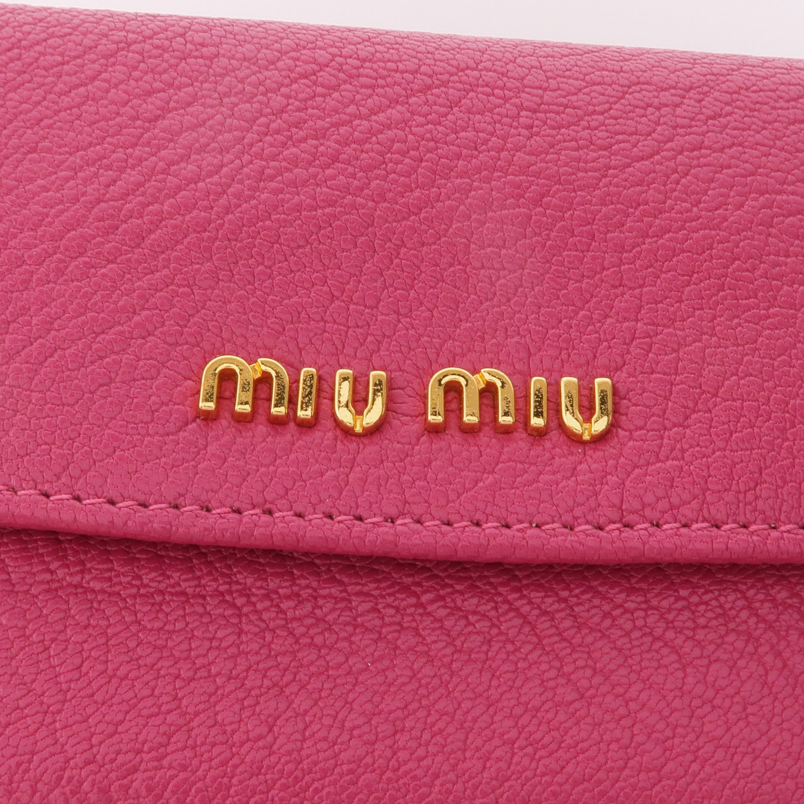Miu Miu 牛皮皮革Trifold Wallet金扣錢包