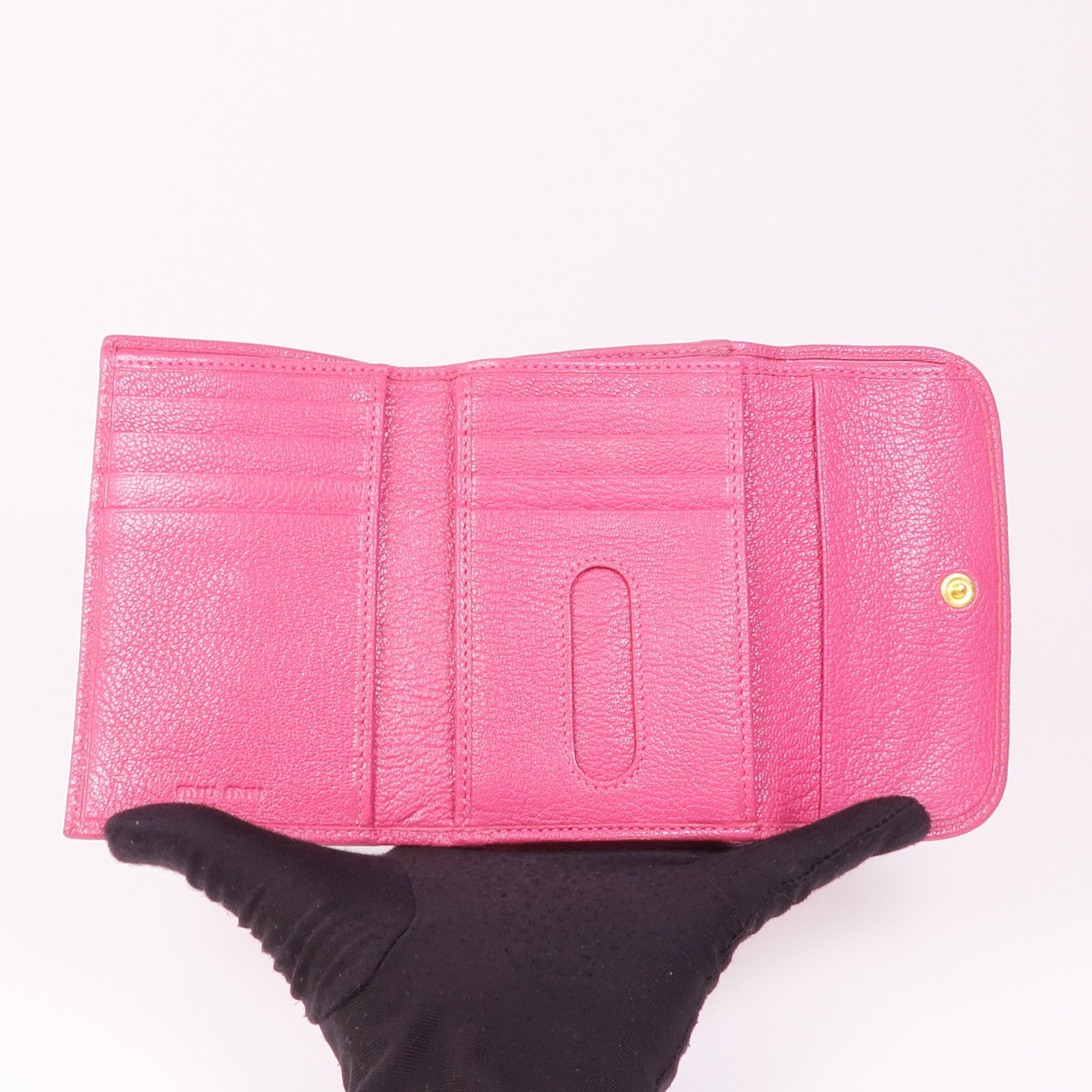 Miu Miu 牛皮皮革Trifold Wallet金扣錢包