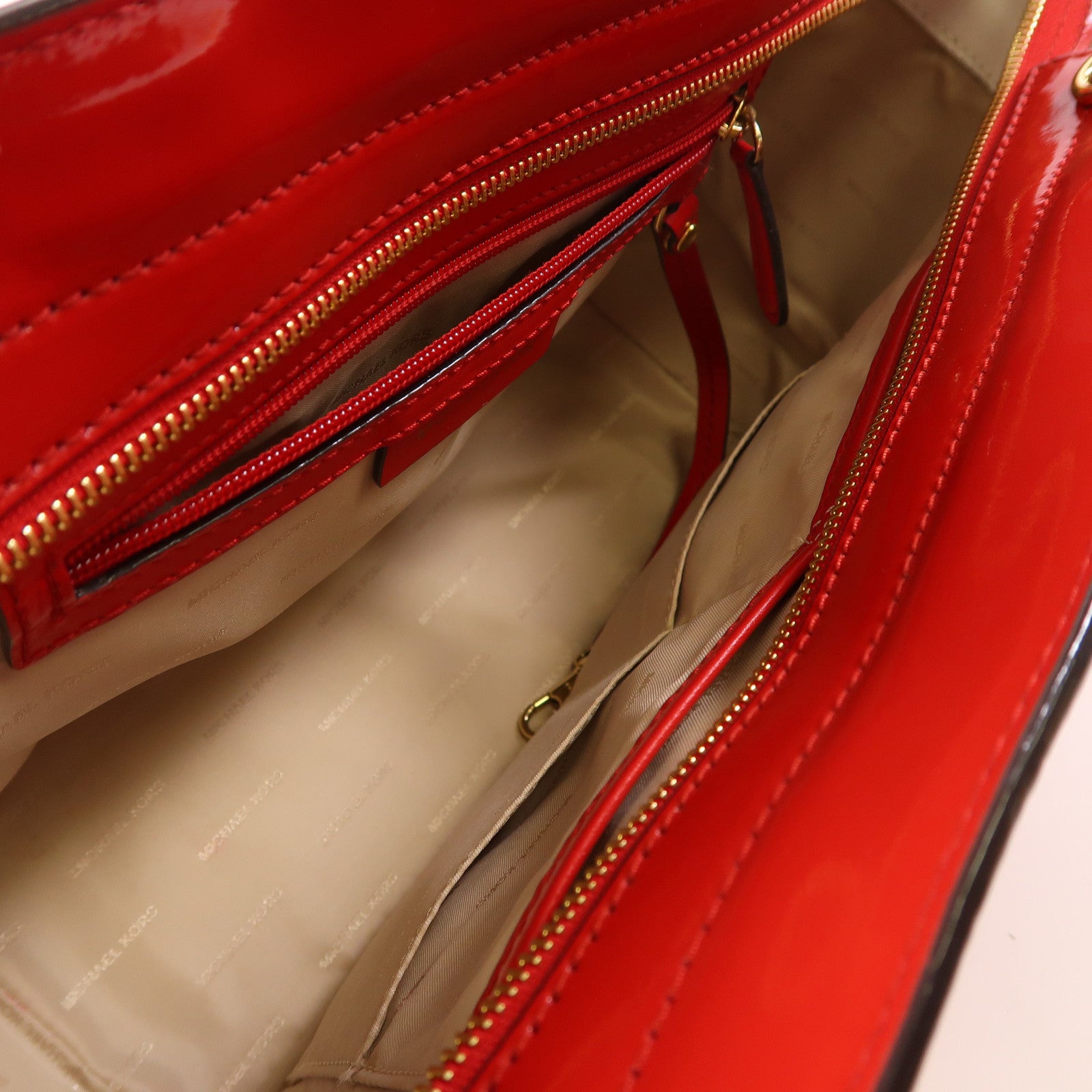 Michael Kors 漆皮皮革Hand Bag金扣手挽袋