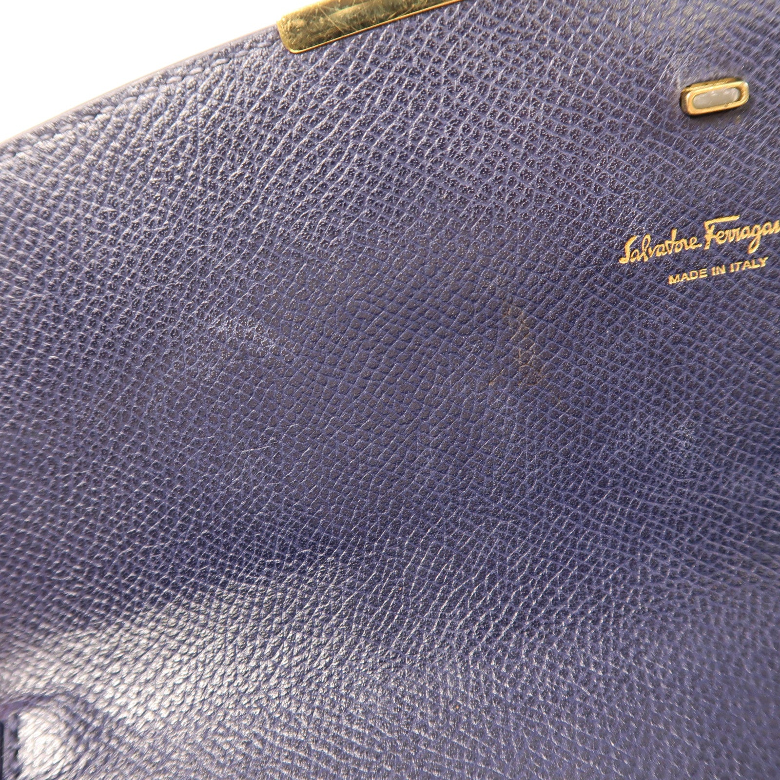 Salvatore Ferragamo 牛皮皮革Clutch Bag金扣鏈帶肩背袋