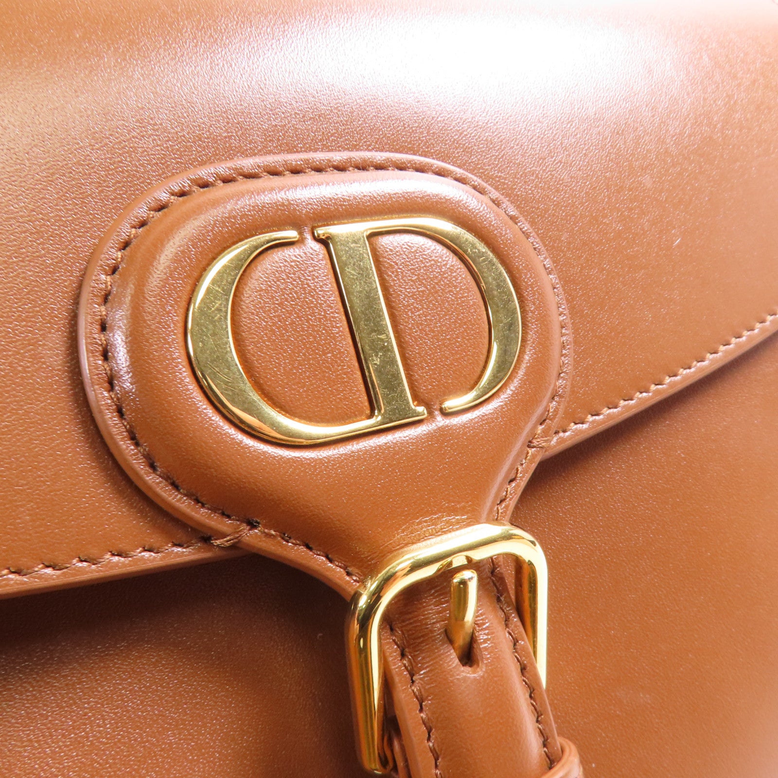 Dior 牛皮皮革Bobby Bag金扣肩背袋