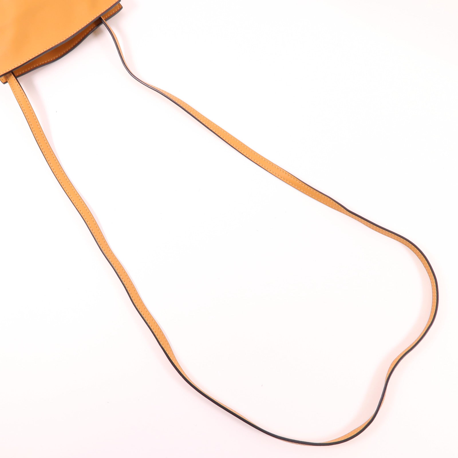 LOEWE 牛皮皮革Flamenco Pocket肩背袋