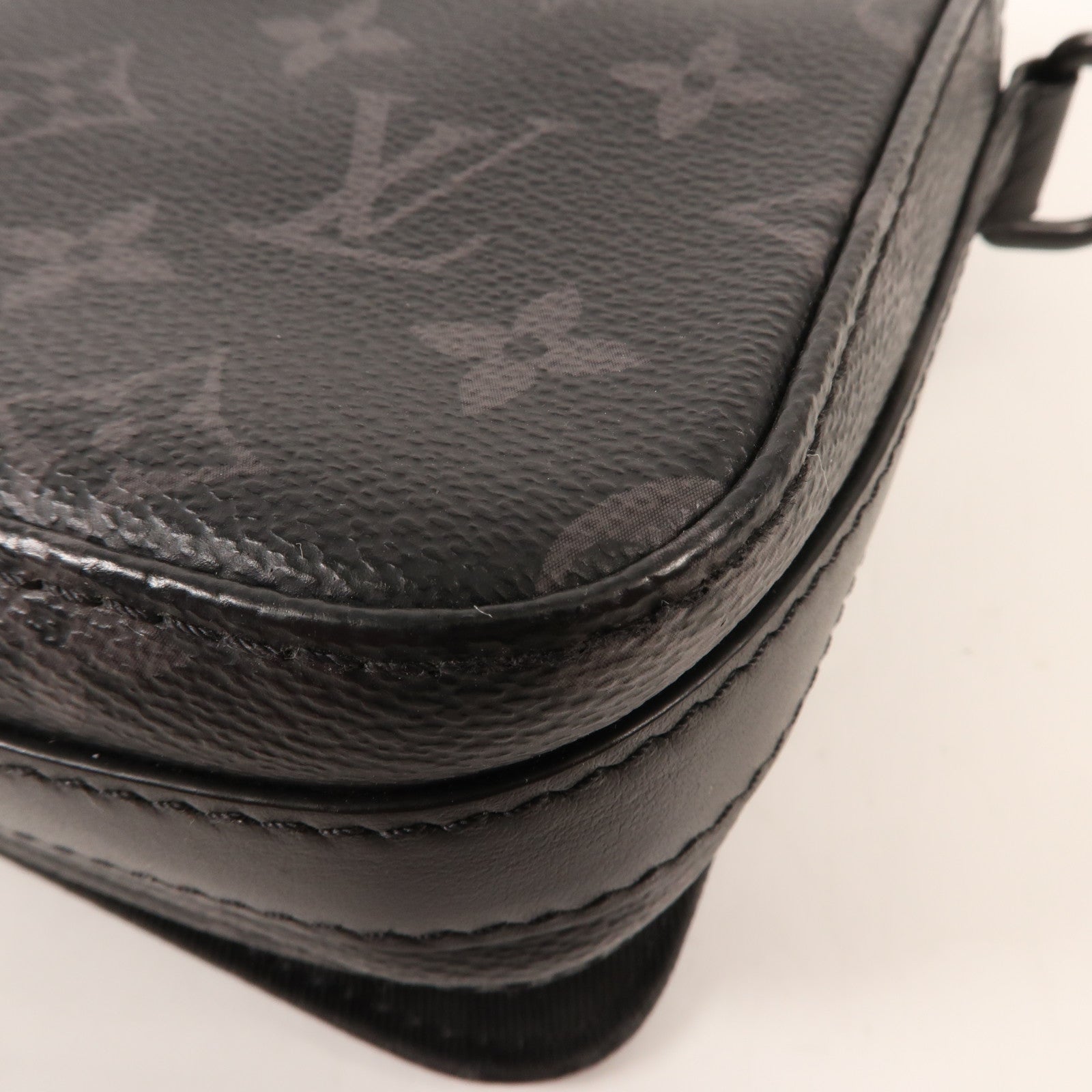 LOUIS VUITTON Monogram Eclipse Steamer肩背袋