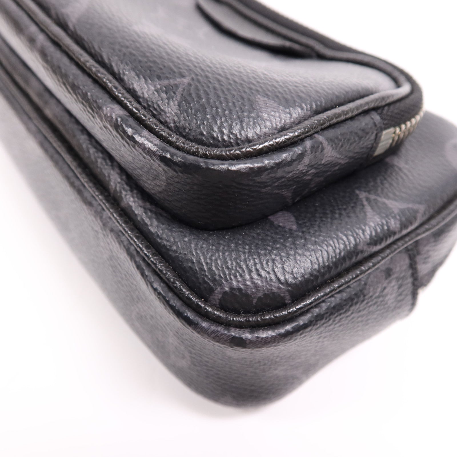 LOUIS VUITTON Taigalama Outdoor Pochette腰包/肩背袋