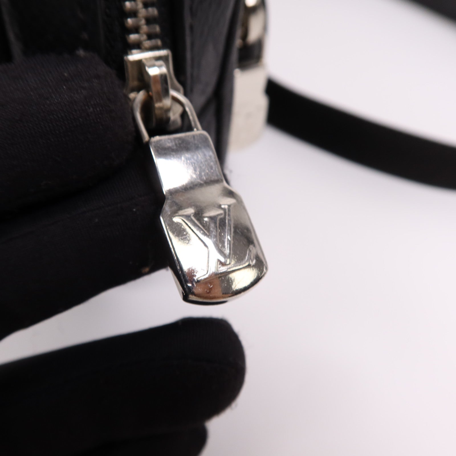 LOUIS VUITTON Taigalama Outdoor Pochette腰包/肩背袋