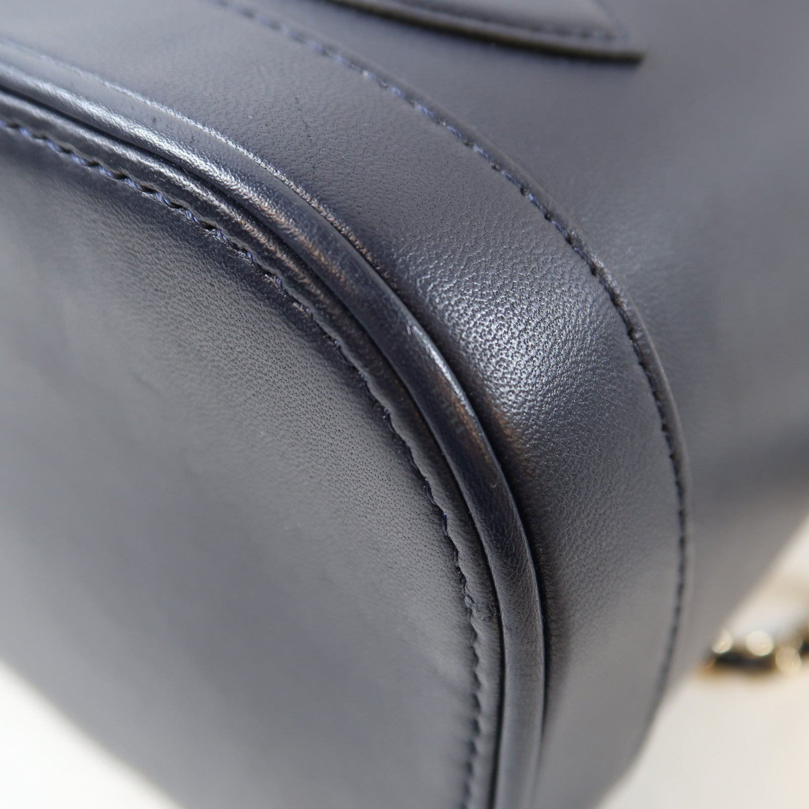 CHANEL 【激減優惠】羊皮皮革Vanity Case銀扣鏈帶手挽肩背兩用袋深藍色