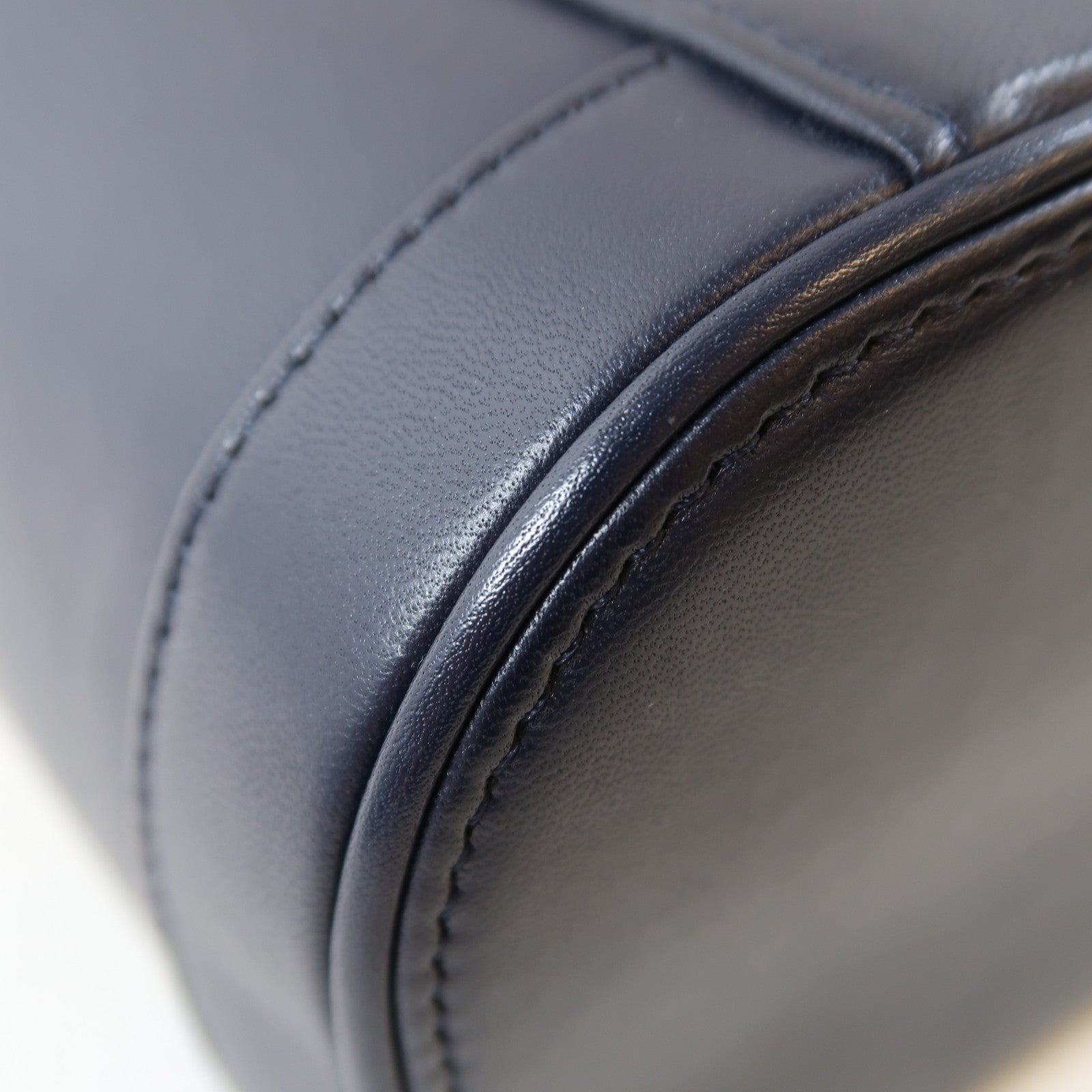 CHANEL 【激減優惠】羊皮皮革Vanity Case銀扣鏈帶手挽肩背兩用袋深藍色