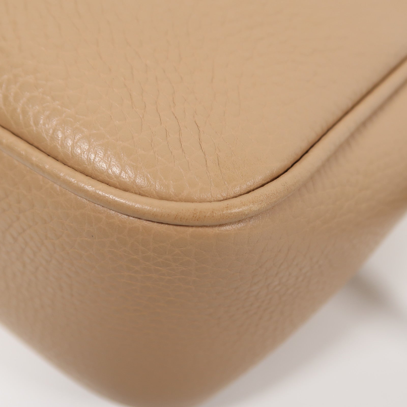 GUCCI 牛皮皮革Soho Disco Bag金扣肩背袋米色