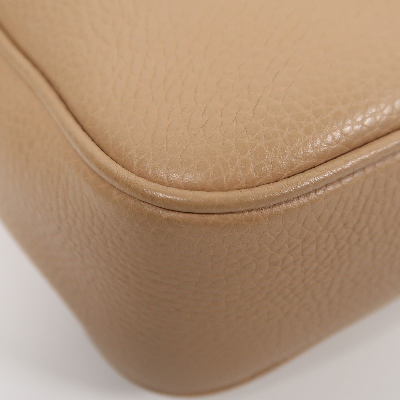 GUCCI 牛皮皮革Soho Disco Bag金扣肩背袋米色