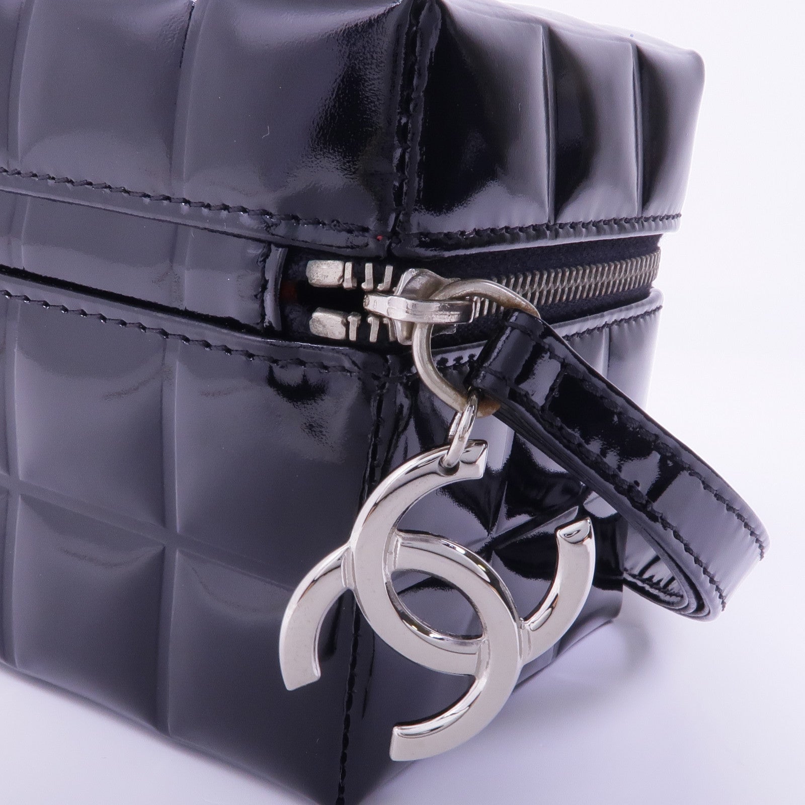 CHANEL 漆皮皮革Clutch Bag銀扣手挽袋