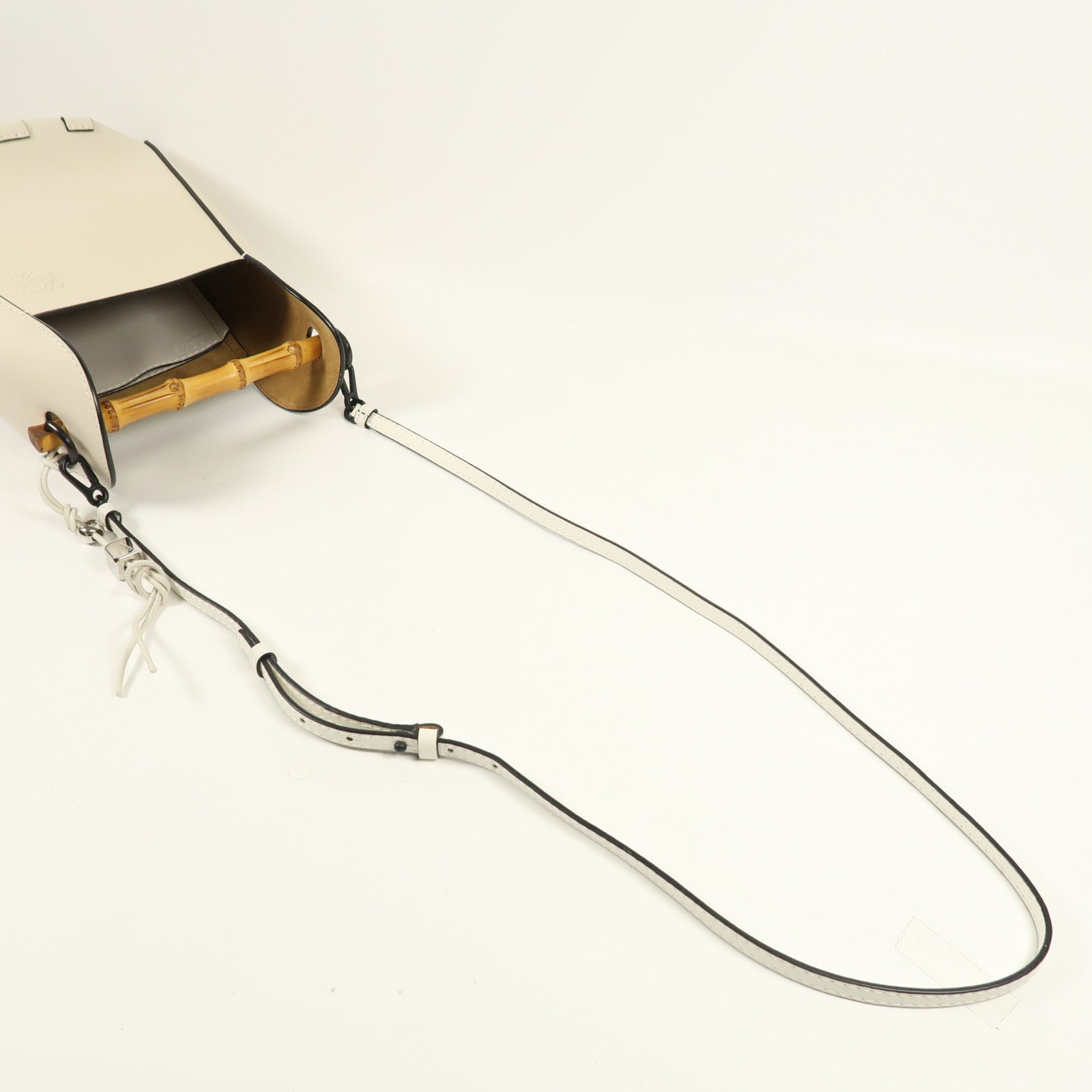 LOEWE 牛皮皮革Bamboo Bucket手挽肩背兩用袋